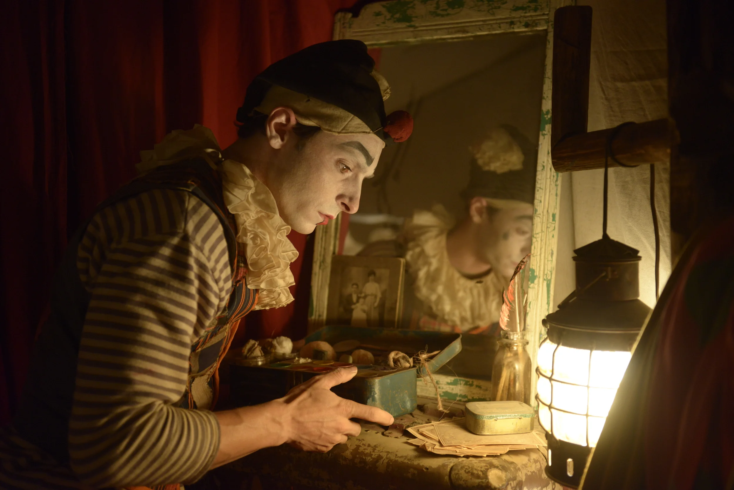 Otto Puts on his make-up.jpg