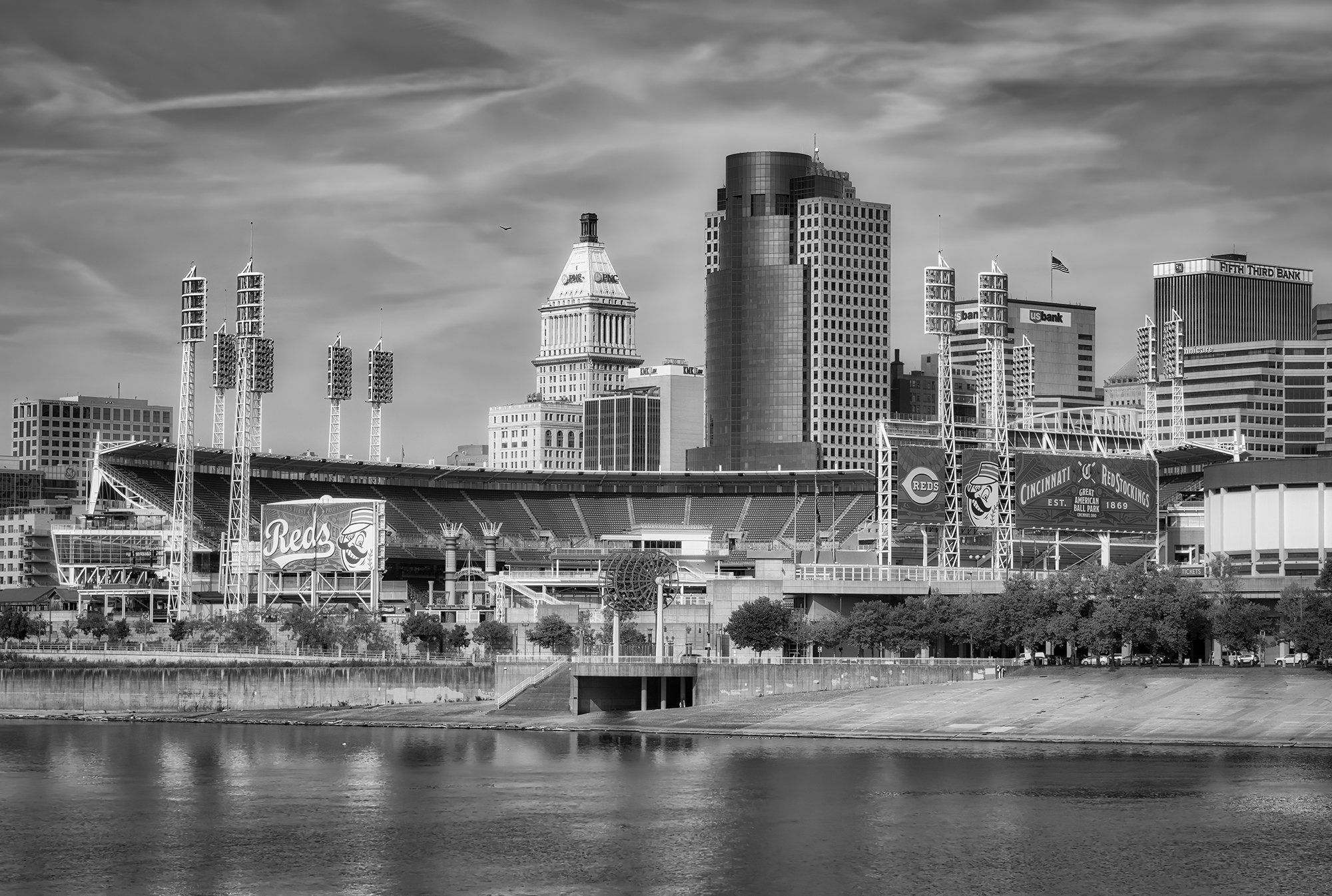  Kinzie_S_O_B&amp;W  Cincinnati Skyline 