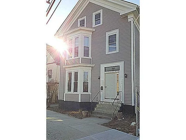390 Hope Street