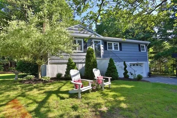 8 Martin Circle