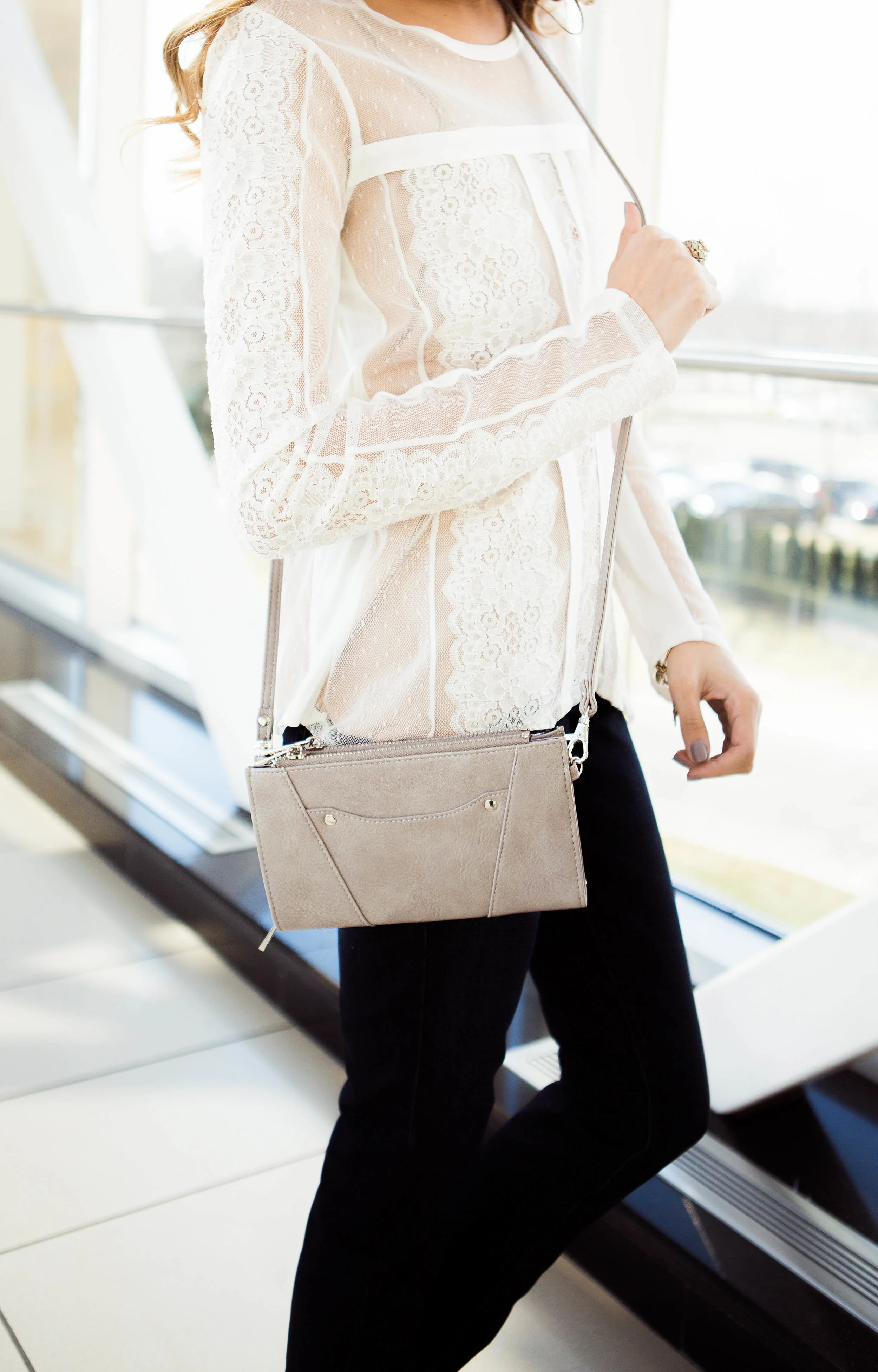 127_112_Crossbody3.jpg