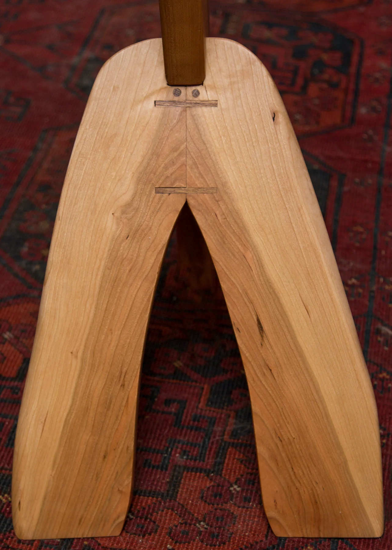Cherry Music Stand - Detail
