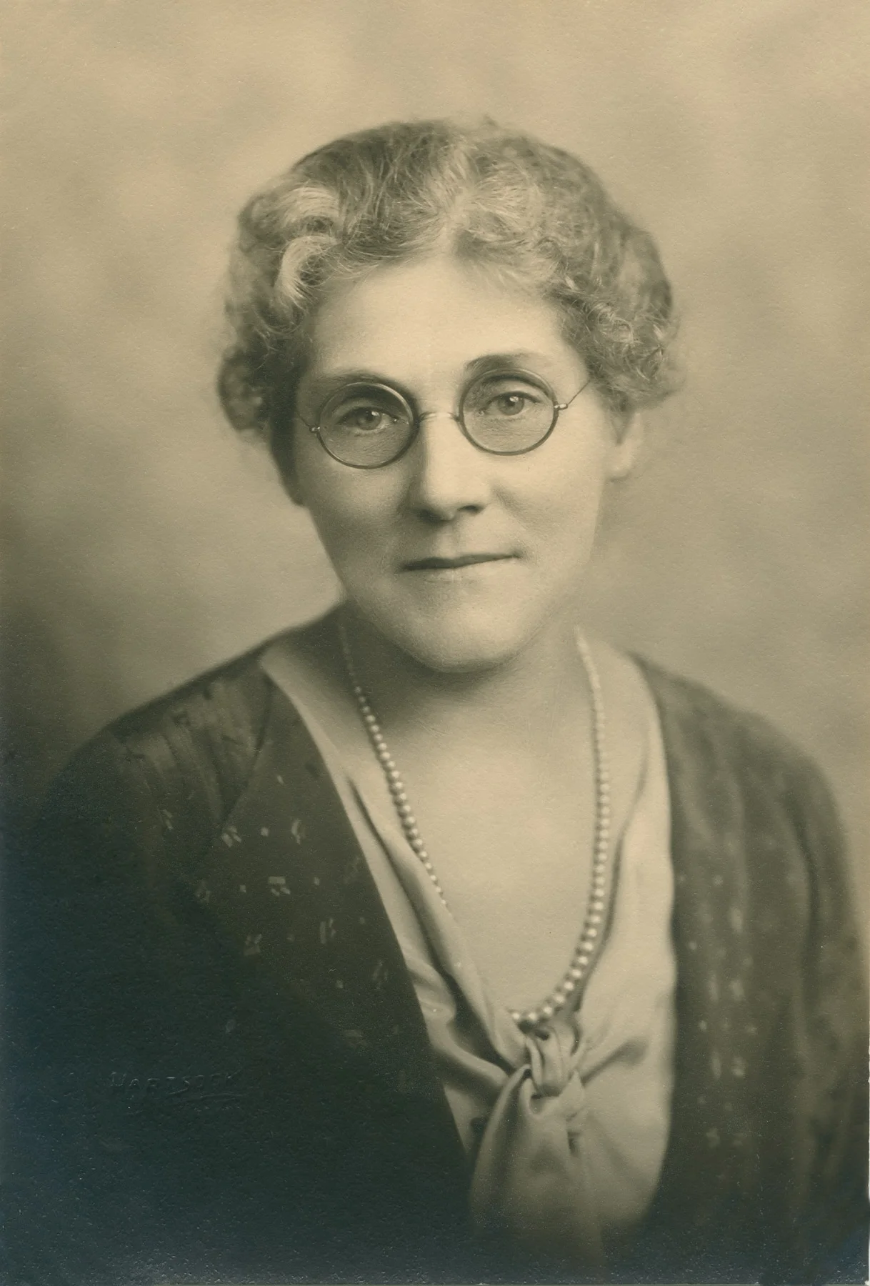 Anna M. Mines (?)
