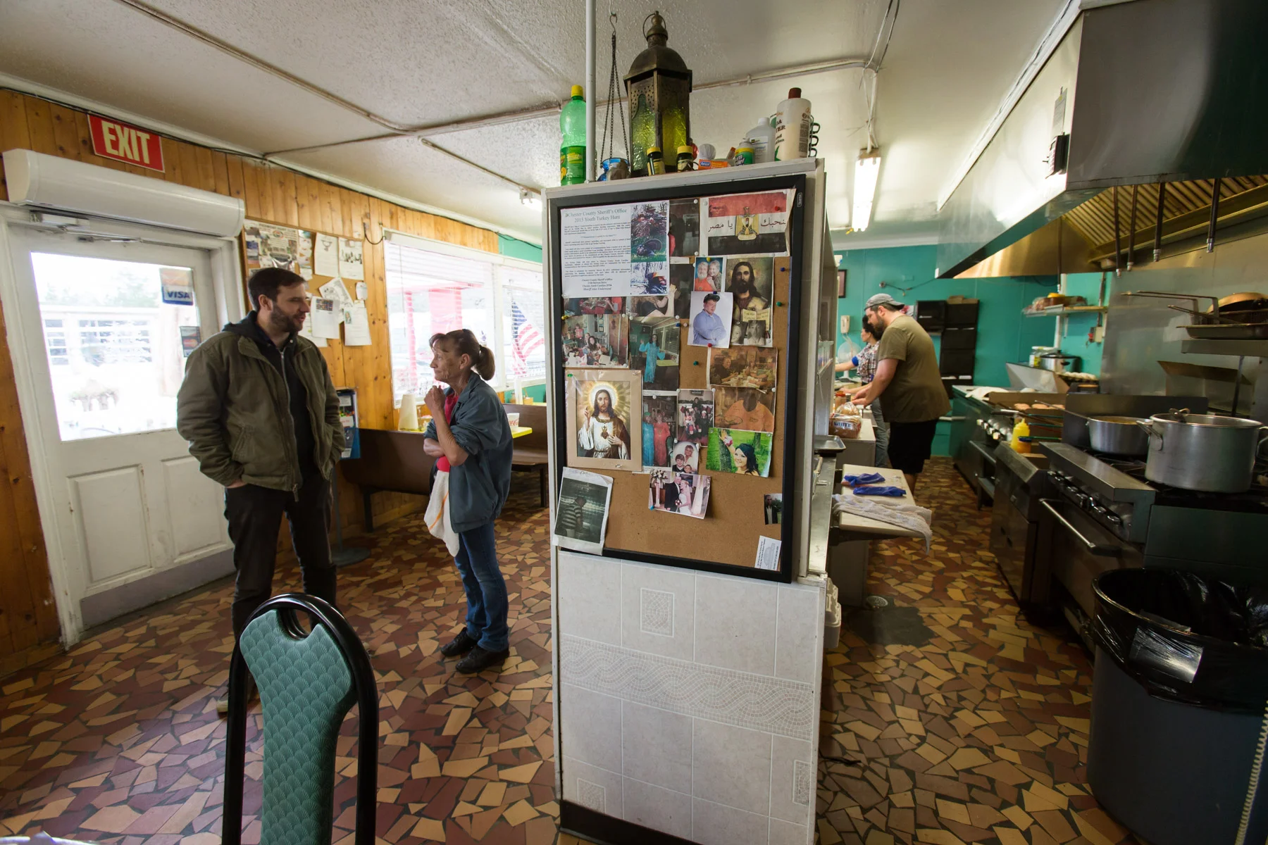 Jed and waitress, Flopeye Diner, South Falls, SC -- 3/13/2015