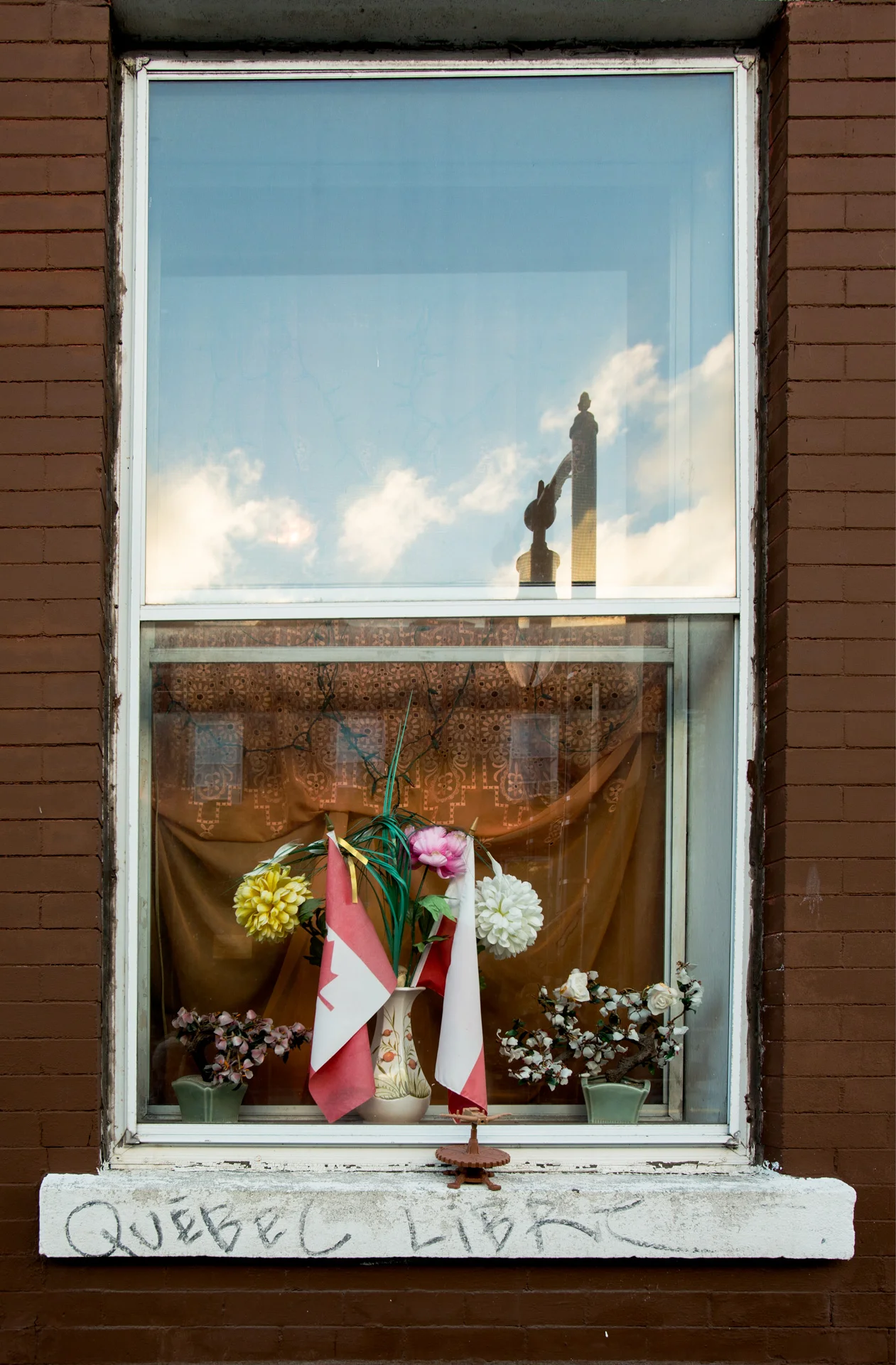 Montreal Window: Quebec Libre