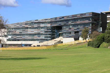 vic_uni_8_large.jpg