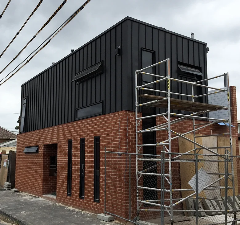 Aluminium Satin Back Cliptray Panel Cladding on Brunswick Residence