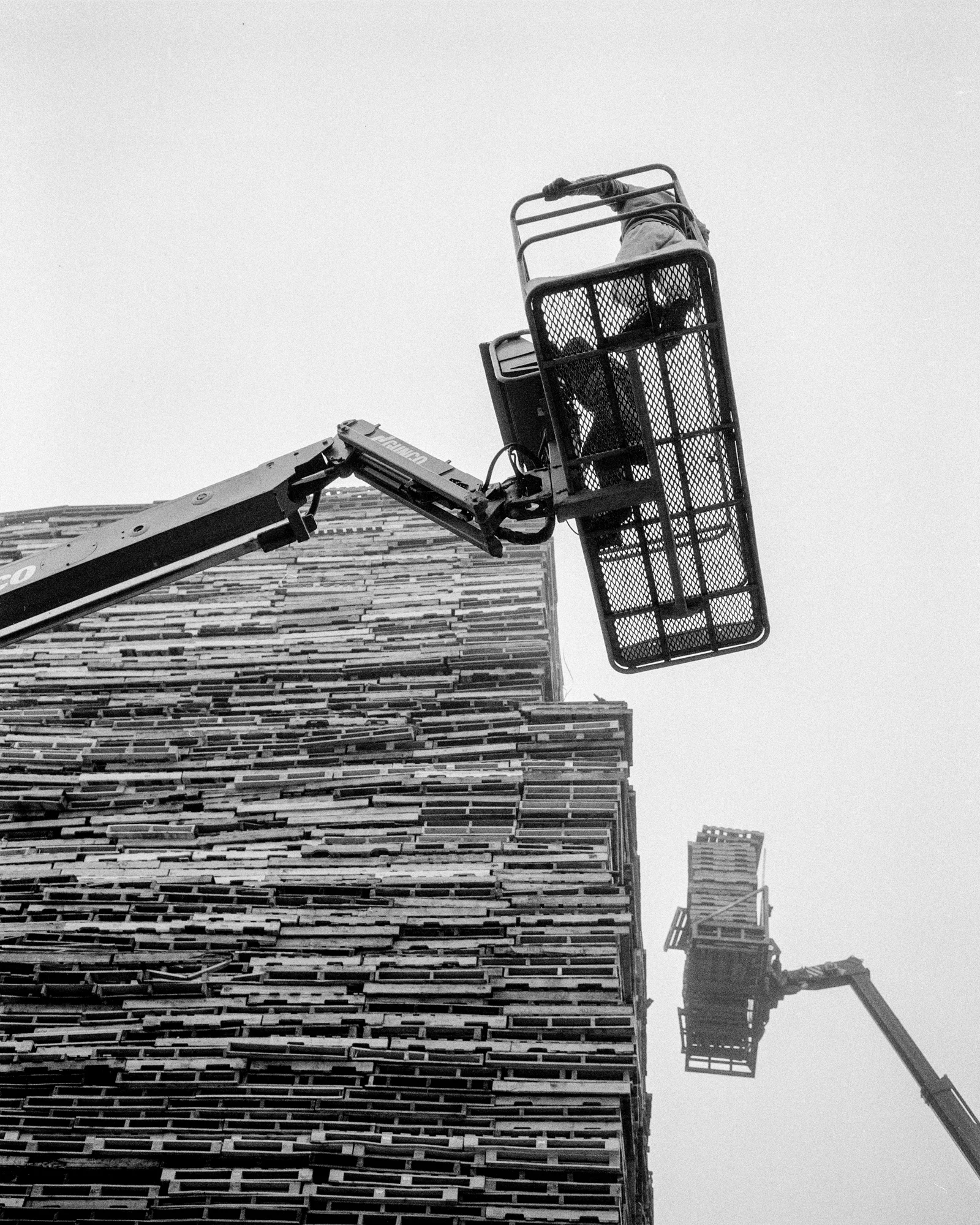 Image from   Vreugdevuur Scheveningen   ,  by Romke Hoogwaerts