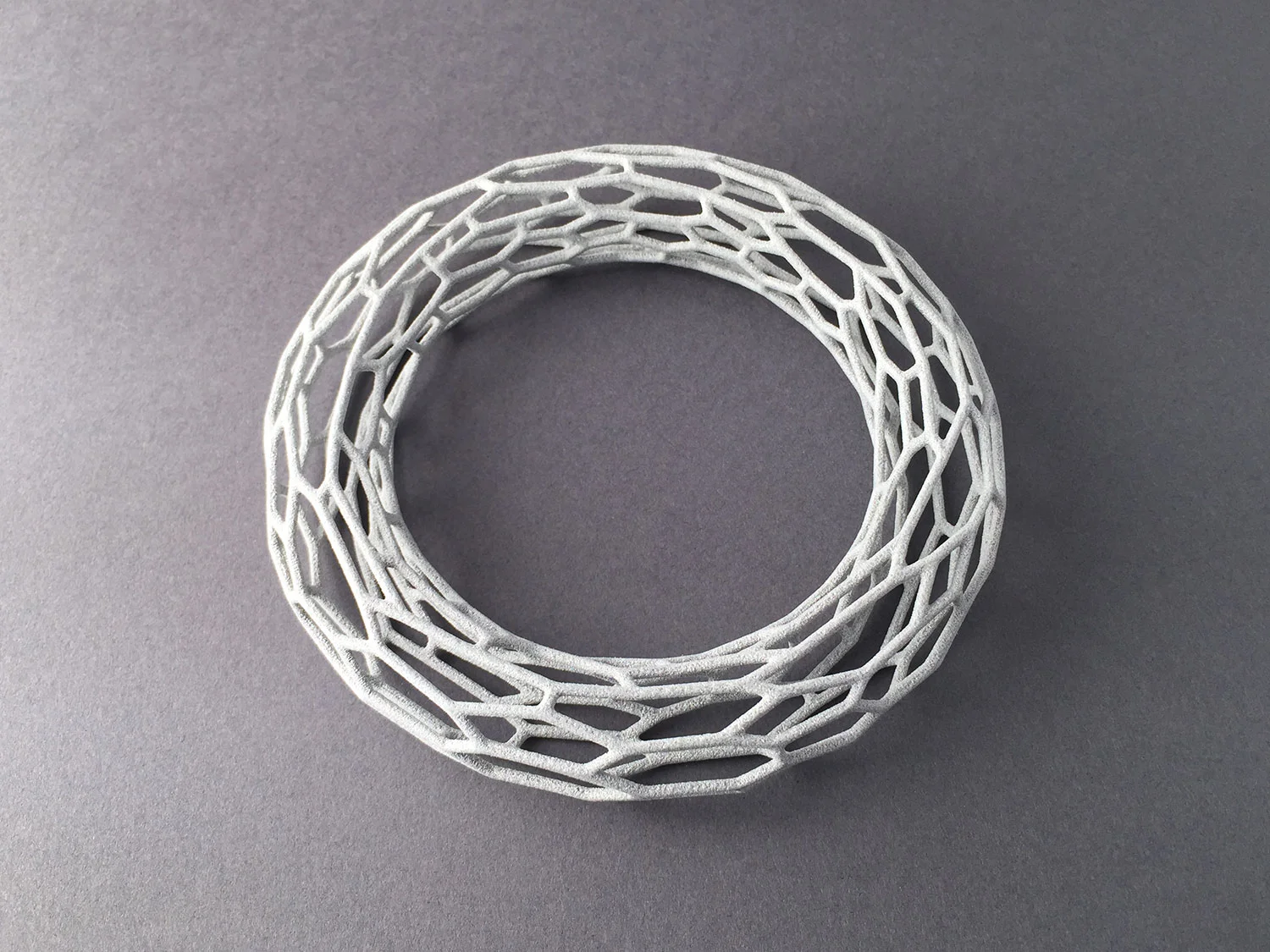 digimorphe_wireframe_bracelet_2_9649_bw.jpg