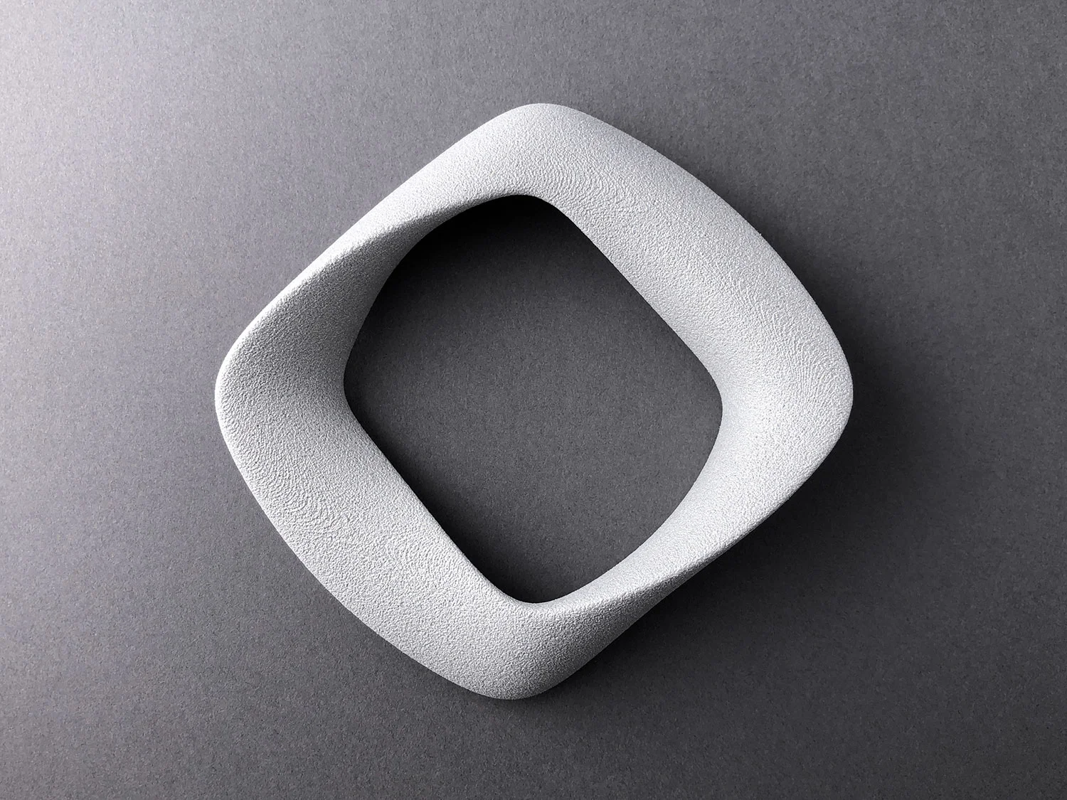 digimorphe_square_bracelet_2_8689_bw.jpg