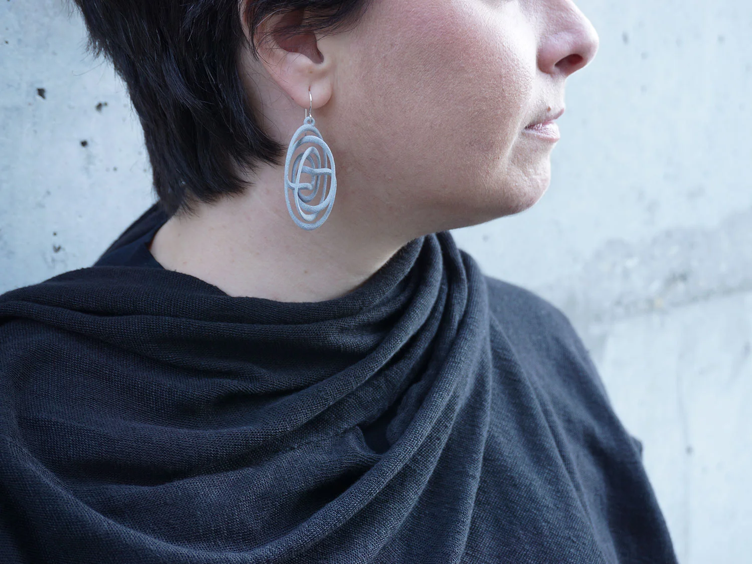 digimorphe_knot_earrings_2_DSC03929_b_CKbw.jpg