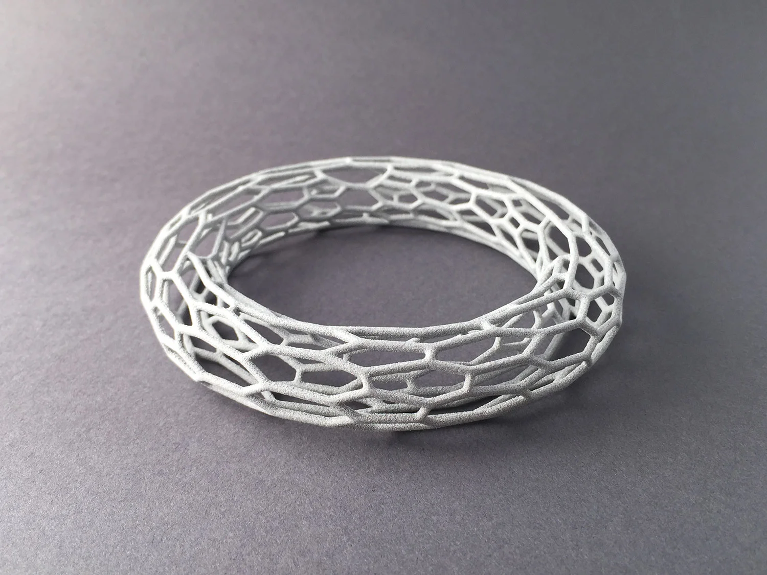 digimorphe_wireframe_bracelet_2_9637_bw.jpg