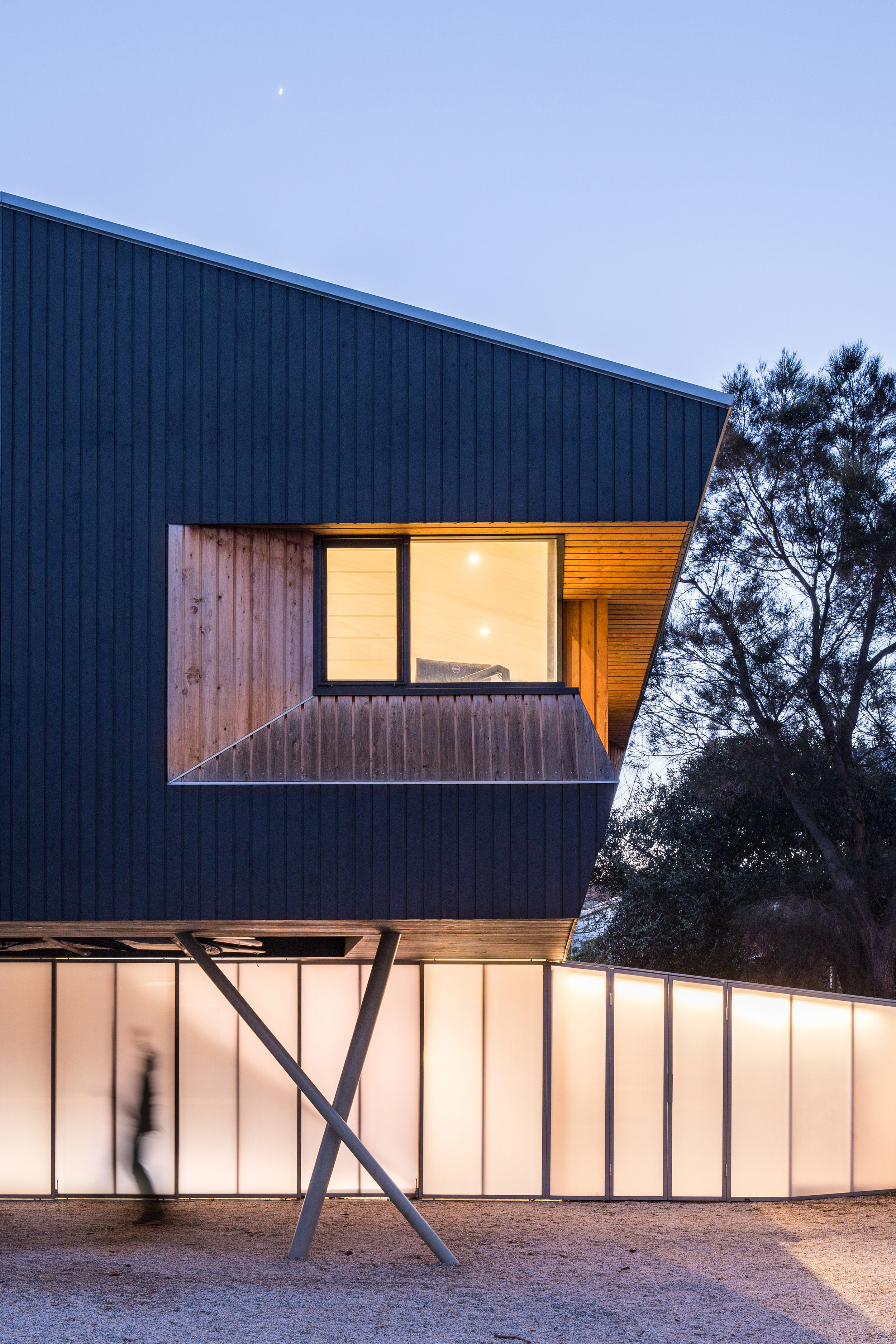 3476-small_Beach Office_Braham Architects_Nicholas Putrasia_00.jpg