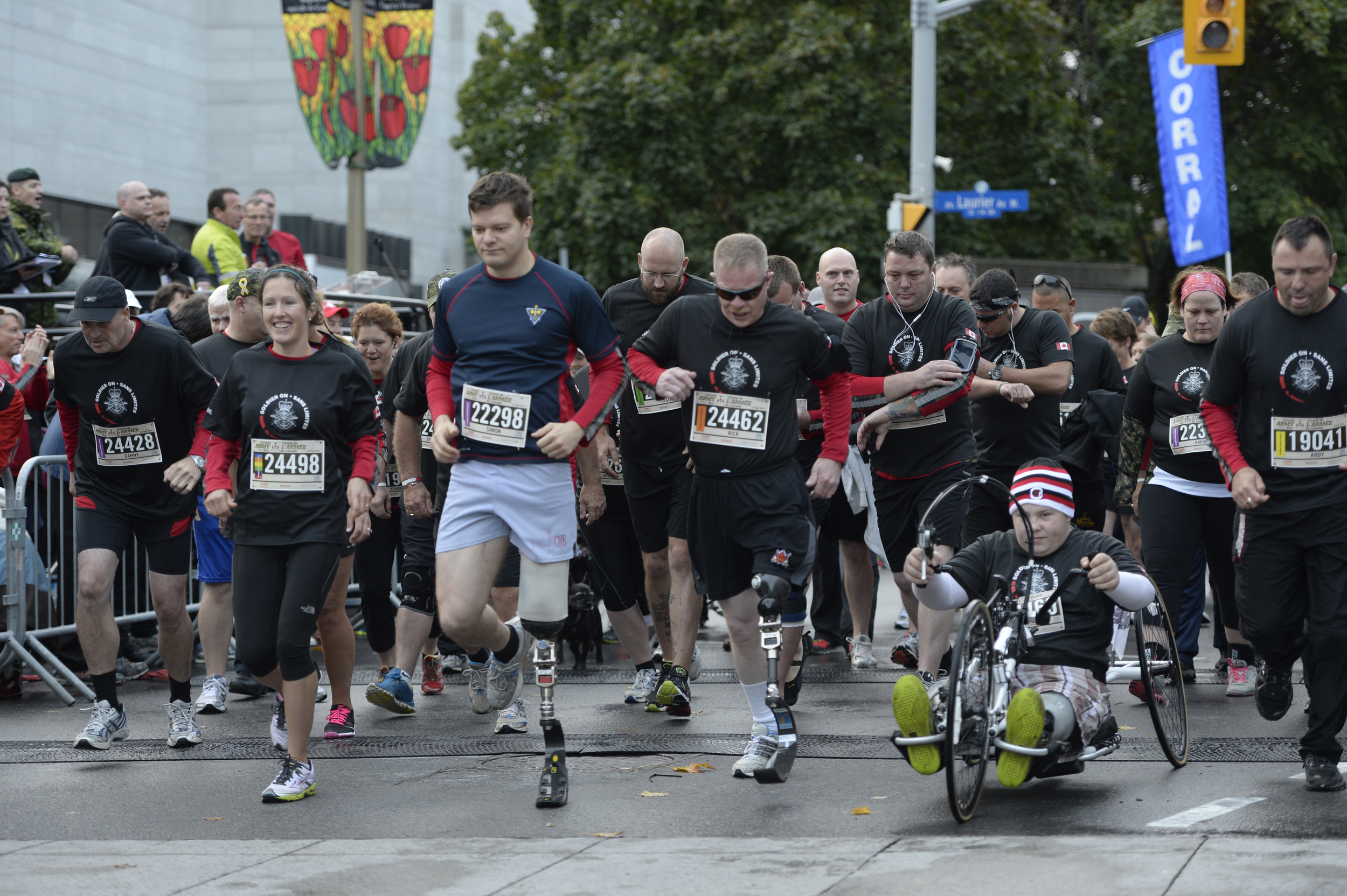 Participants kick off their race in this photo from the 2013 Canada Army Run (James Park photo)