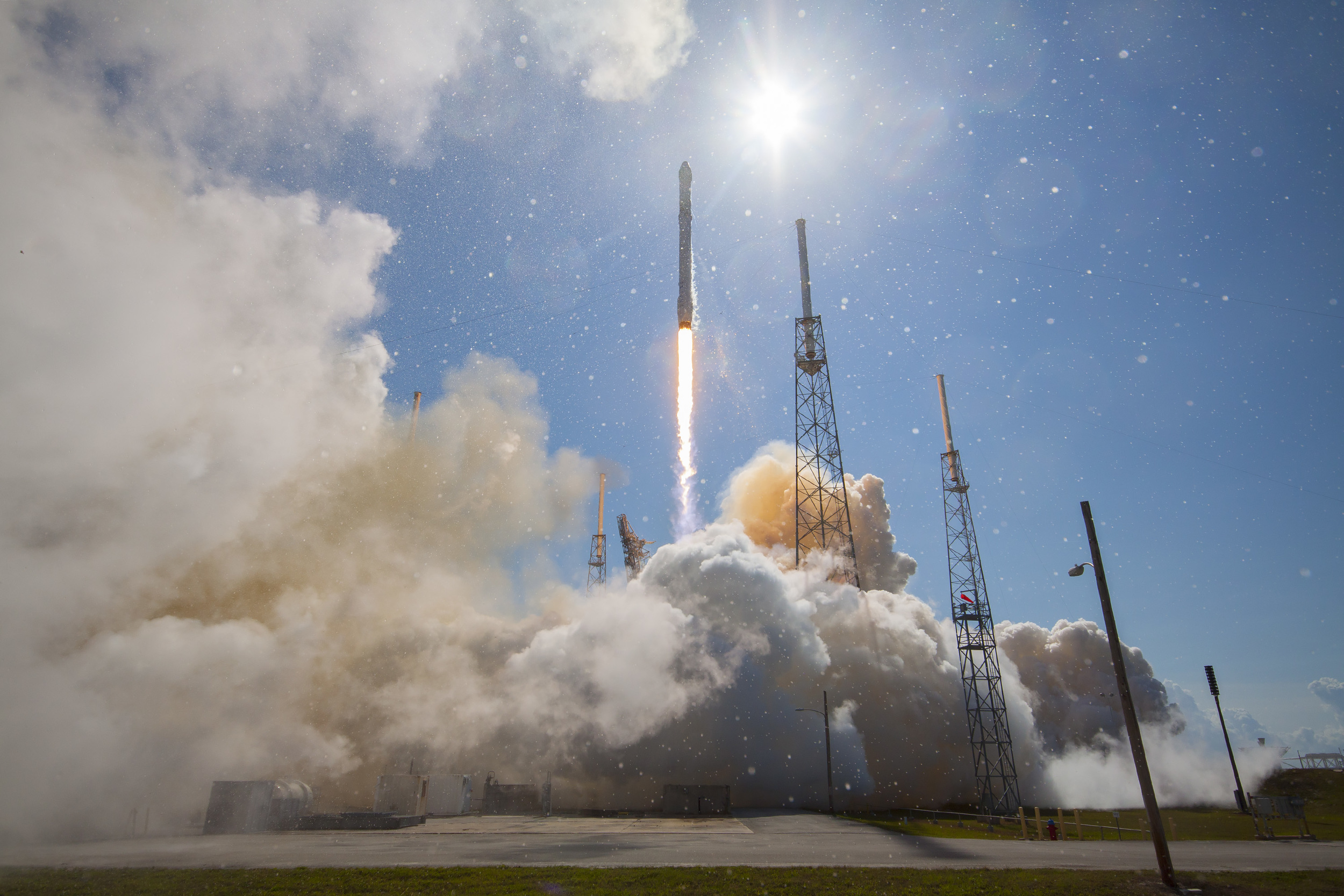 On Tuesday, April 14, 2015, SpaceX’s Falcon 9 rocket and Dragon spacecraft lifted off from Launch Complex 40 at Cape Canaveral Air Force Station in Florida. The SpaceX CRS-7 was not so lucky, exploding during liftoff on June 28. (SpaceX photo). 