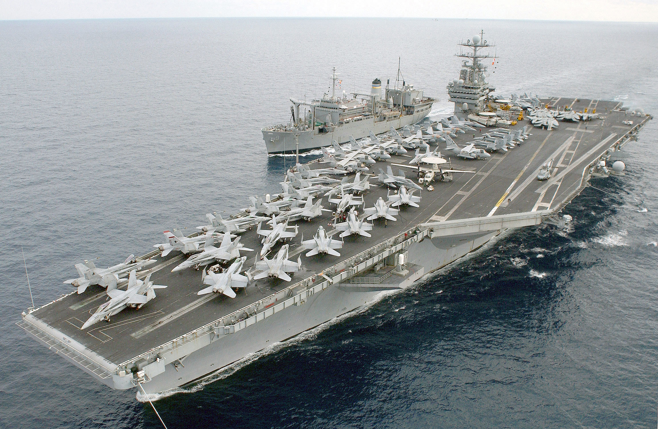 US_Navy_030117-N-9851B-027_The_Military_Sealift_Command_ship_USNS_Spica_(T-AFS_9).jpg