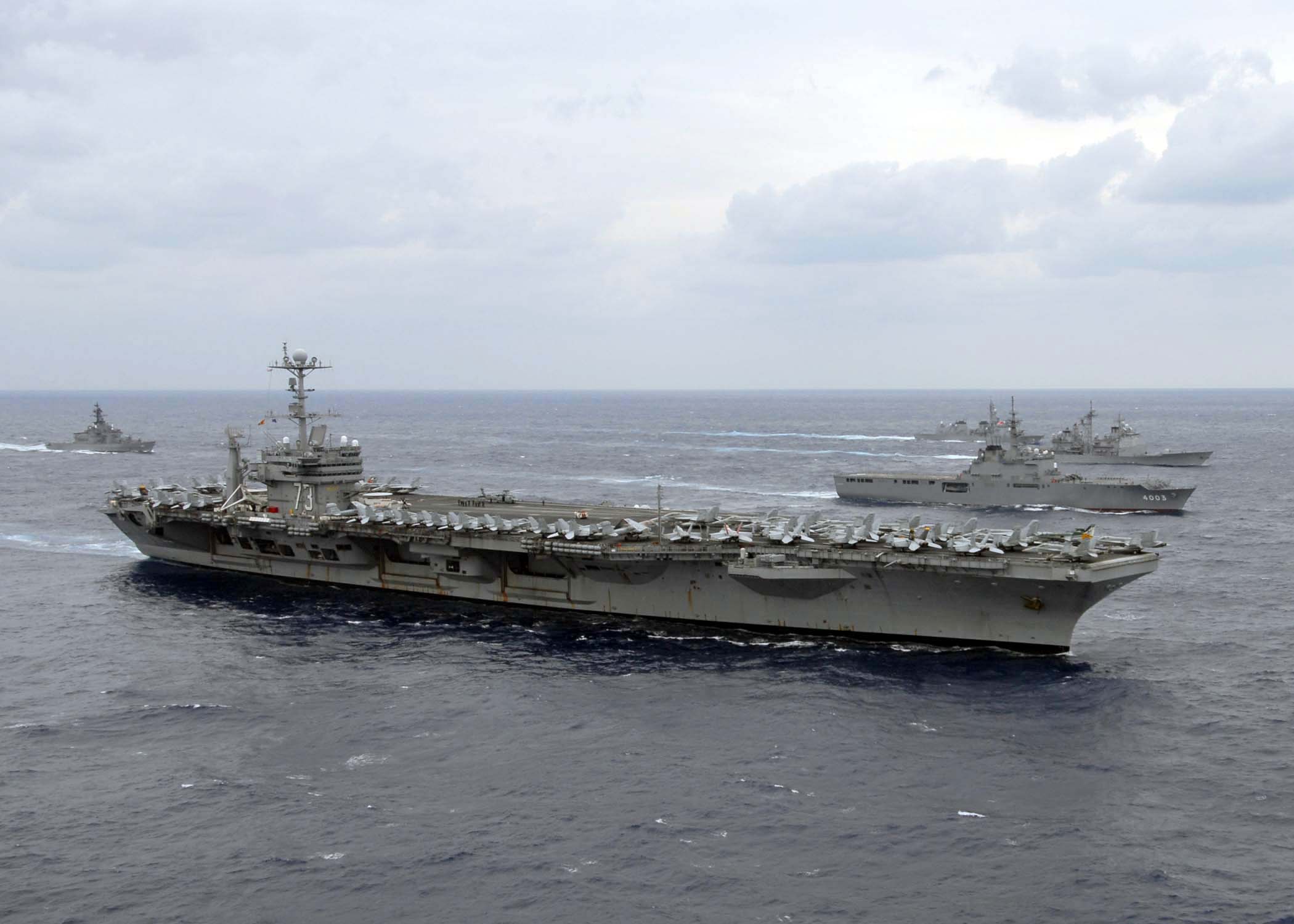 USS_George_Washington_(CVN-73)_001.jpg