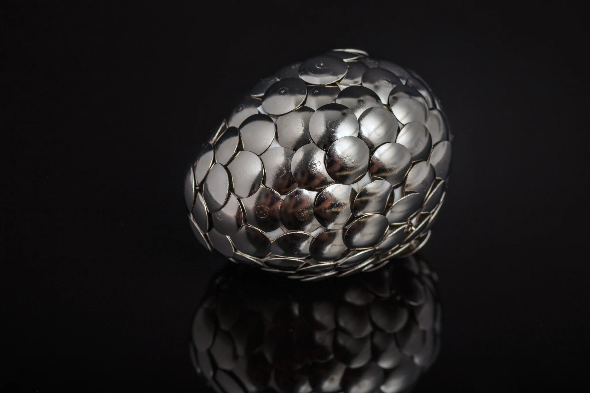Iron egg basket