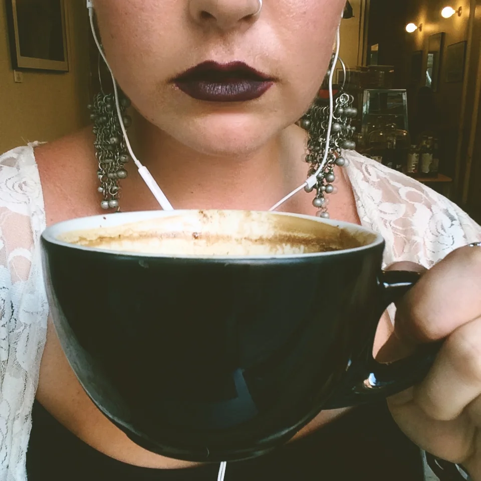 la cafe_lips.jpg
