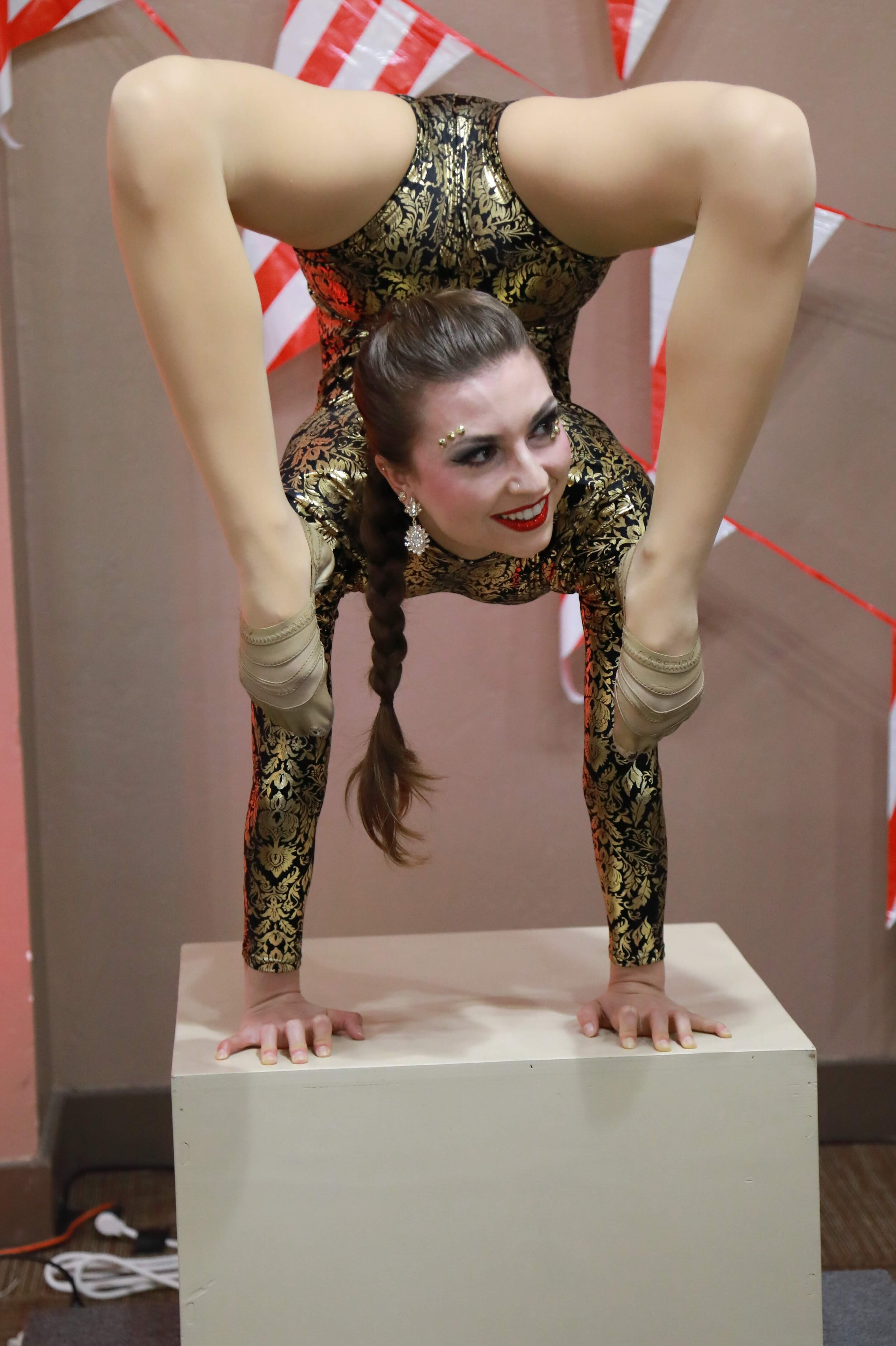 Contortionist.jpg