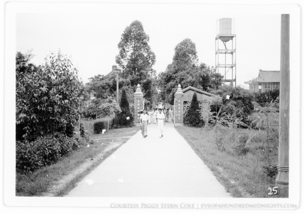 Lingnan Walkway with Students in Distance.jpg