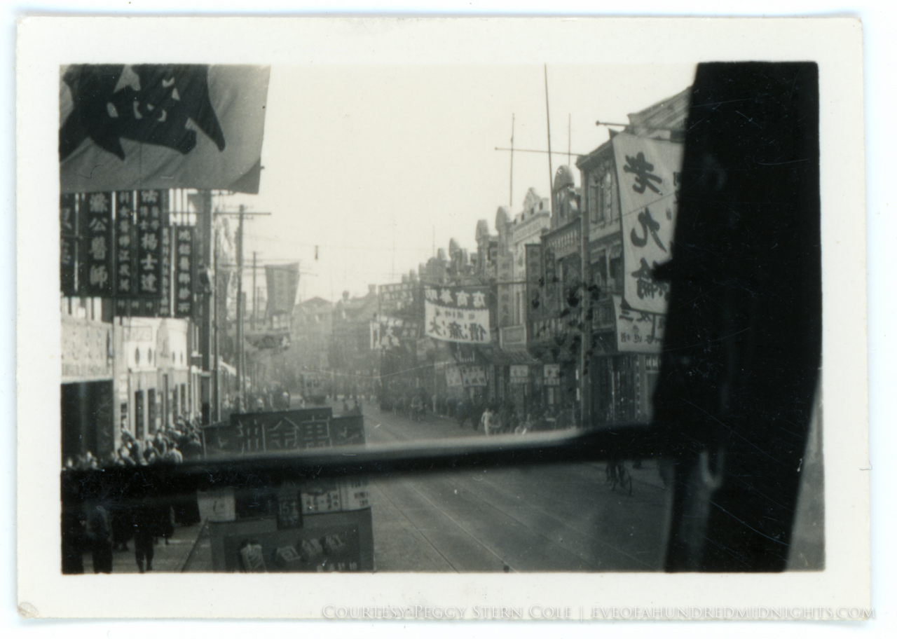 Busy Street Scene in Shanghai.jpg
