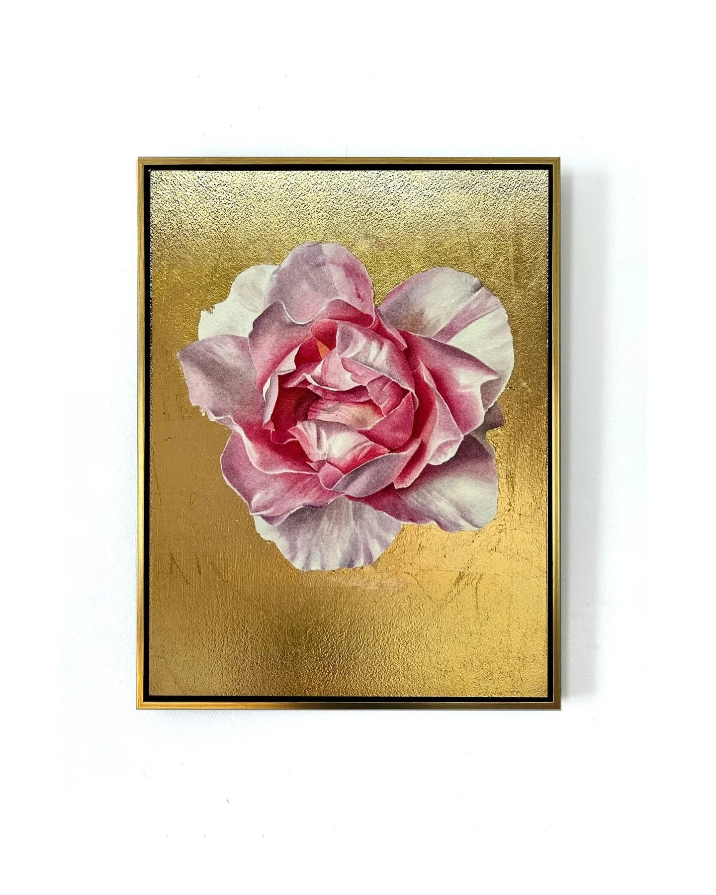 Because flowers die but paintings don&rsquo;t. 

9x12&rdquo; watercolor and gold leaf, framed
*available, comment or do for info 

#FloralArtLovers #BotanicalArtist #ColorfulArt #ContemporaryFlorals #ArtForYourHome #FeminineArt