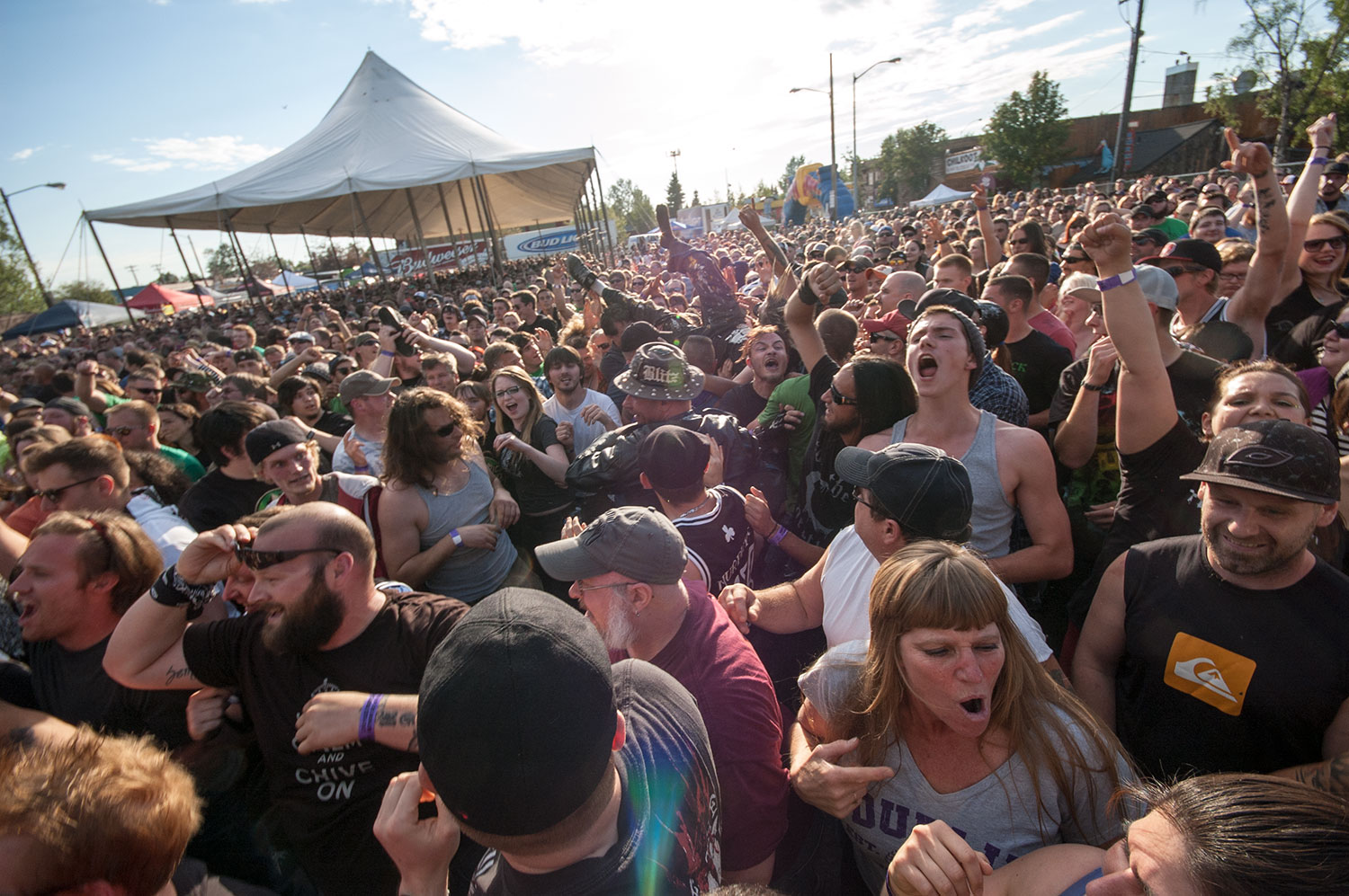 DROPKICK-WIDEANGLE---CROWD.jpg