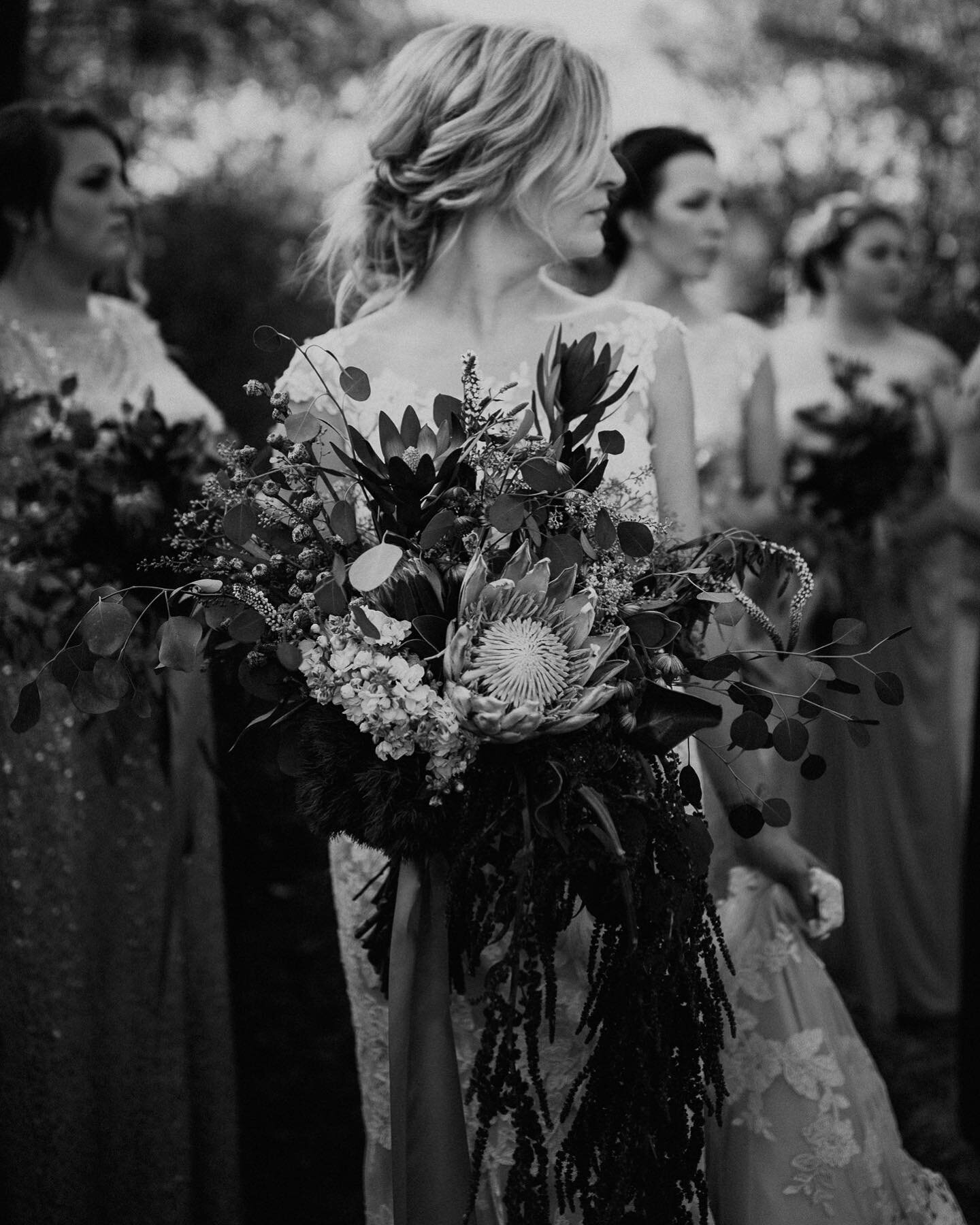 a beautiful bride in black + white 💫