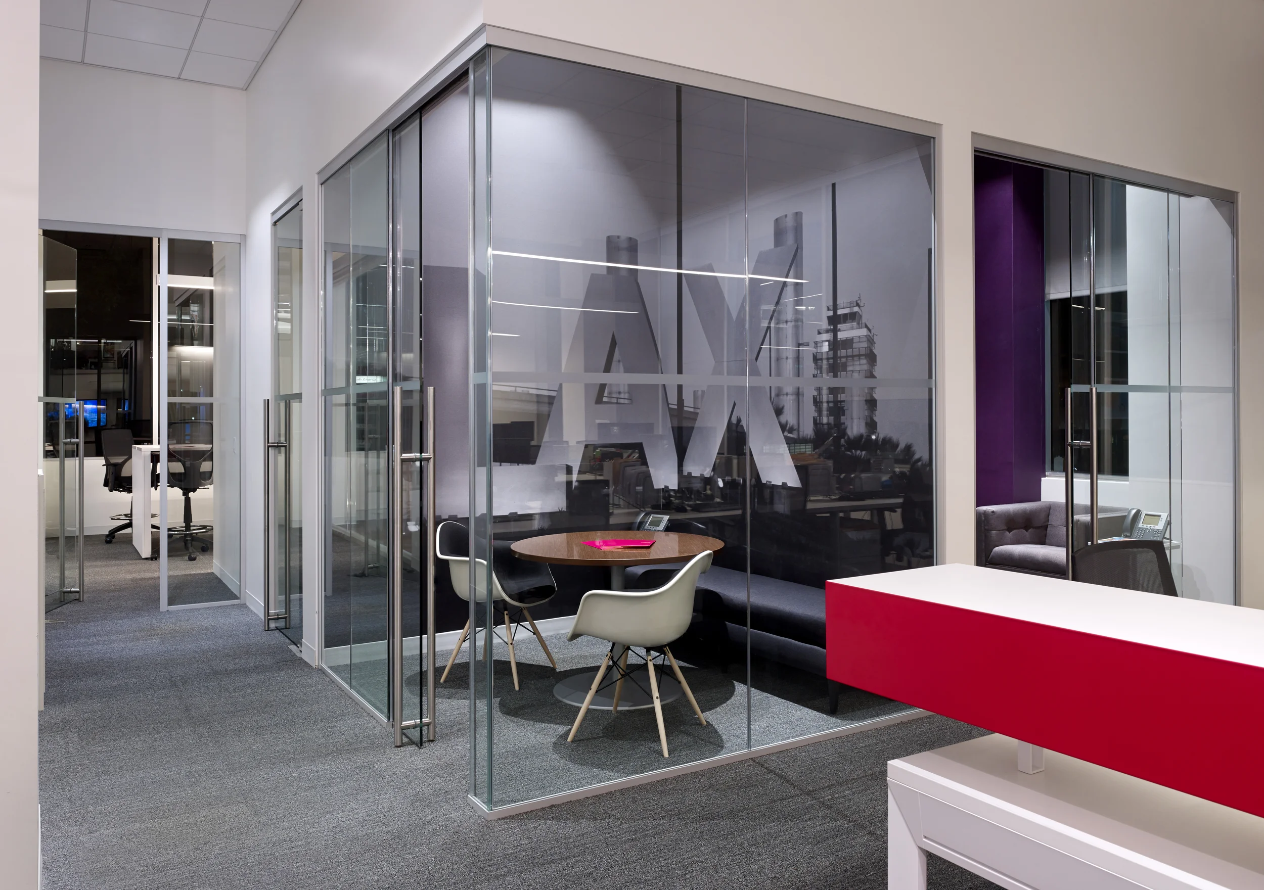 Liberty Travel D09 Meeting Room.jpg