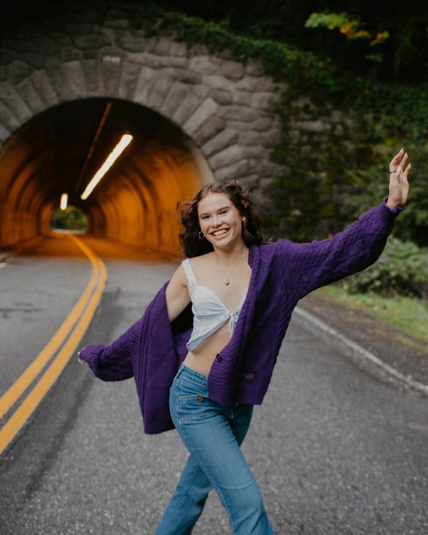 Sharing secret songs with my Swifty seniors is my favorite 🧚🥰 Had so much fun tunnel racing with Eleanor for my last Portland shoot of the year ✨ #Classof2024