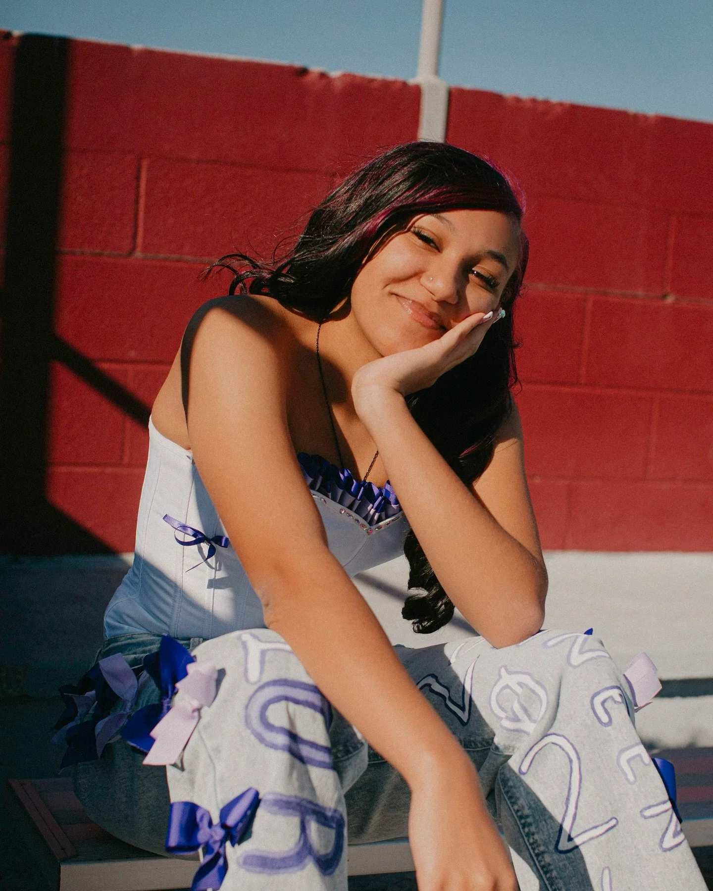 Janine is so beautiful, smart, clever, funny, and tough 💜 She doesn&rsquo;t play flag football in the heels, but she wears them so well. I was so happy to follow her lead this whole shoot, even to the top of the bleachers ☺️
Excited to see what she 