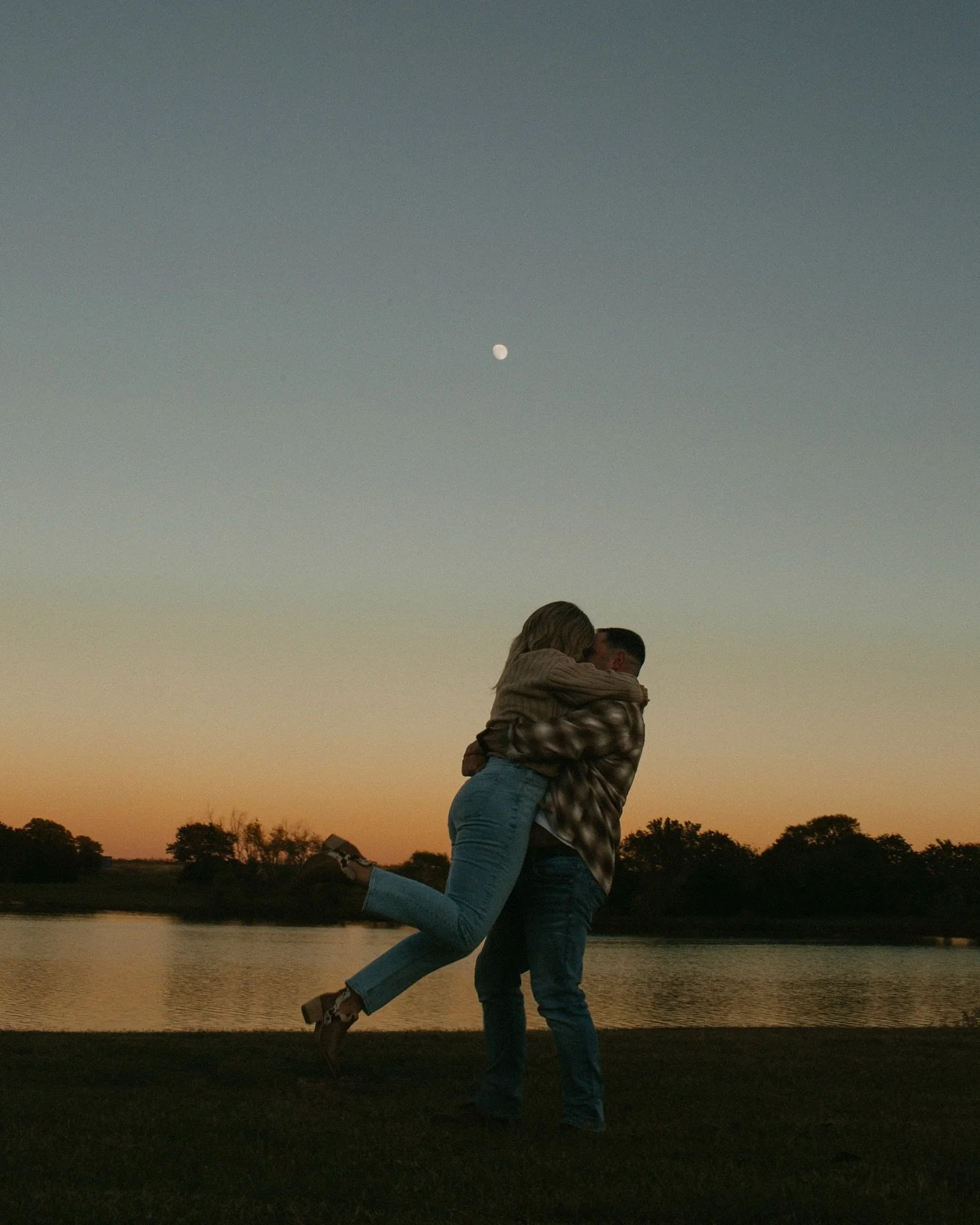 2026 is the year I get a new sister! So proud of my little brother and happy he found his person 💛 Already so goosebumpy dreaming of their big day this September! Congratulations Kalie + Coltan Shane! (More from their engagement session) 🌖