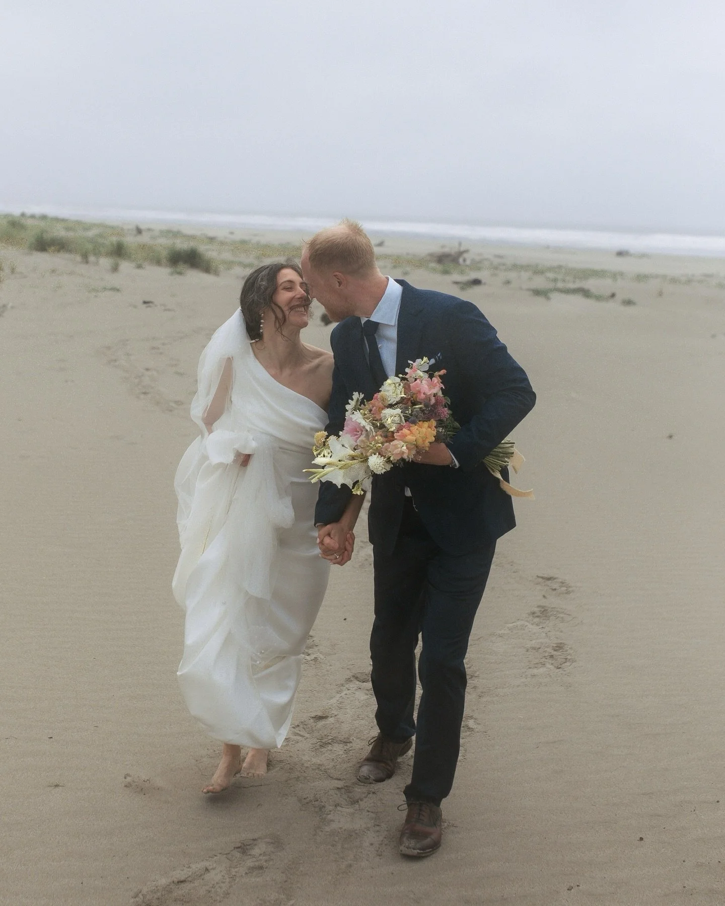 Still riding the waves from Kelsey and Travis&rsquo;s wedding over the weekend {7.25.26} 🌊 
All my weddings feel like you just had to be there, because they&rsquo;re all their own with their own inside jokes, stories, dances&hellip; but wow.. the Wa