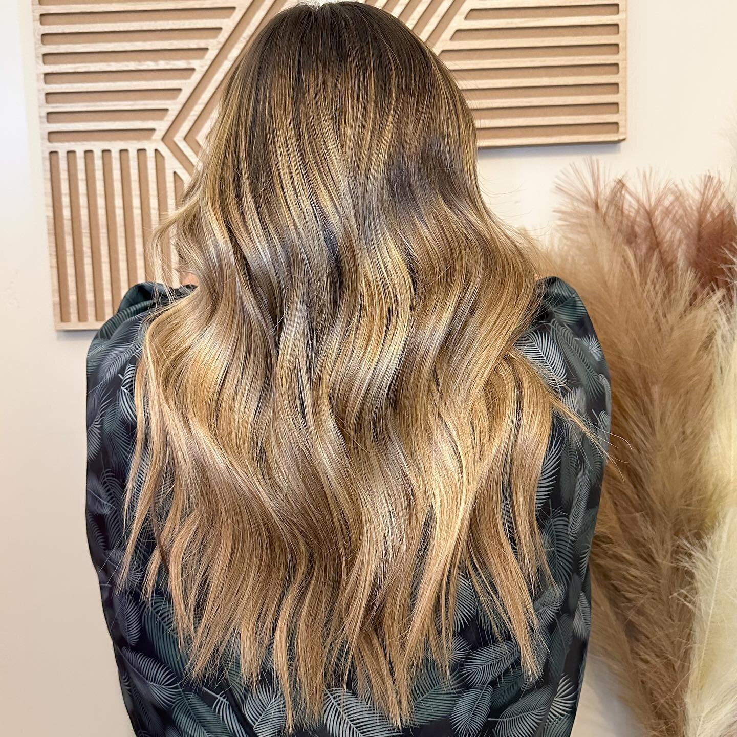 So grateful for another full week behind the chair! Do you ever want length but not too much volume? For this look we custom blended two rows of lightweight extensions to give this beauty just the right amount of boost. Curious what your extensions o