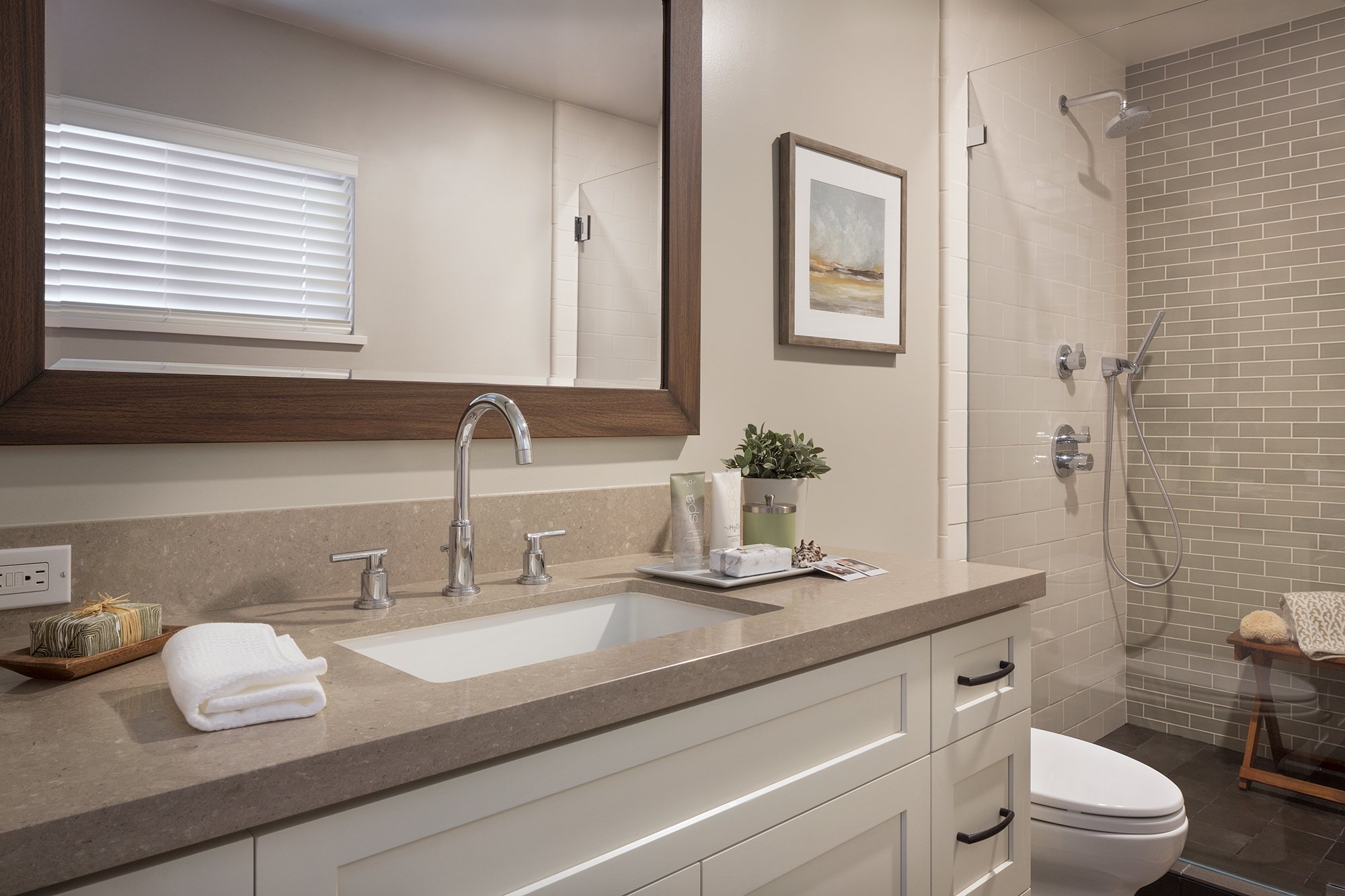 Tiburon2_Bath.jpg