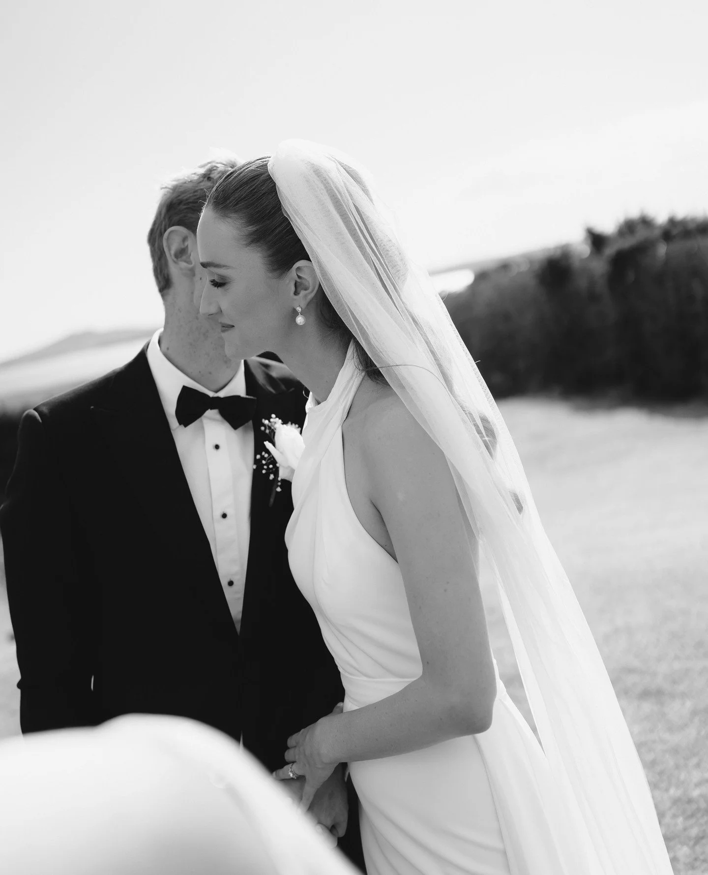 Ruth &amp; Joel, Mudbrick Vineyard, Waiheke. ⁠
⁠
bride @ruthsurges | venue @mudbrick_nz @mudbrick_weddings | dress @madewithlovebridal | suit @rembrandt1946 | makeup @katesolleymakeup | hair @messybun_nz | florist @gems_botancial_beauty | celebrant @