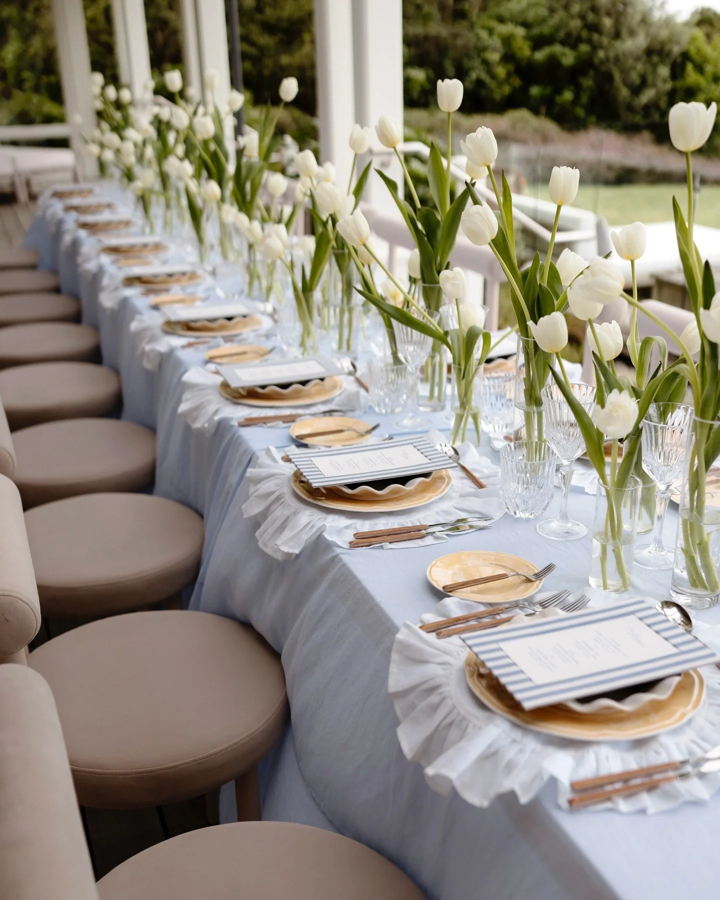 A Hamptons-inspired moment of understated beauty, curated with restraint and intention. An atmosphere where coastal serenity meets refined romance, expressed through muted tones, sculptural florals, and the quiet confidence of timeless design.

Creat