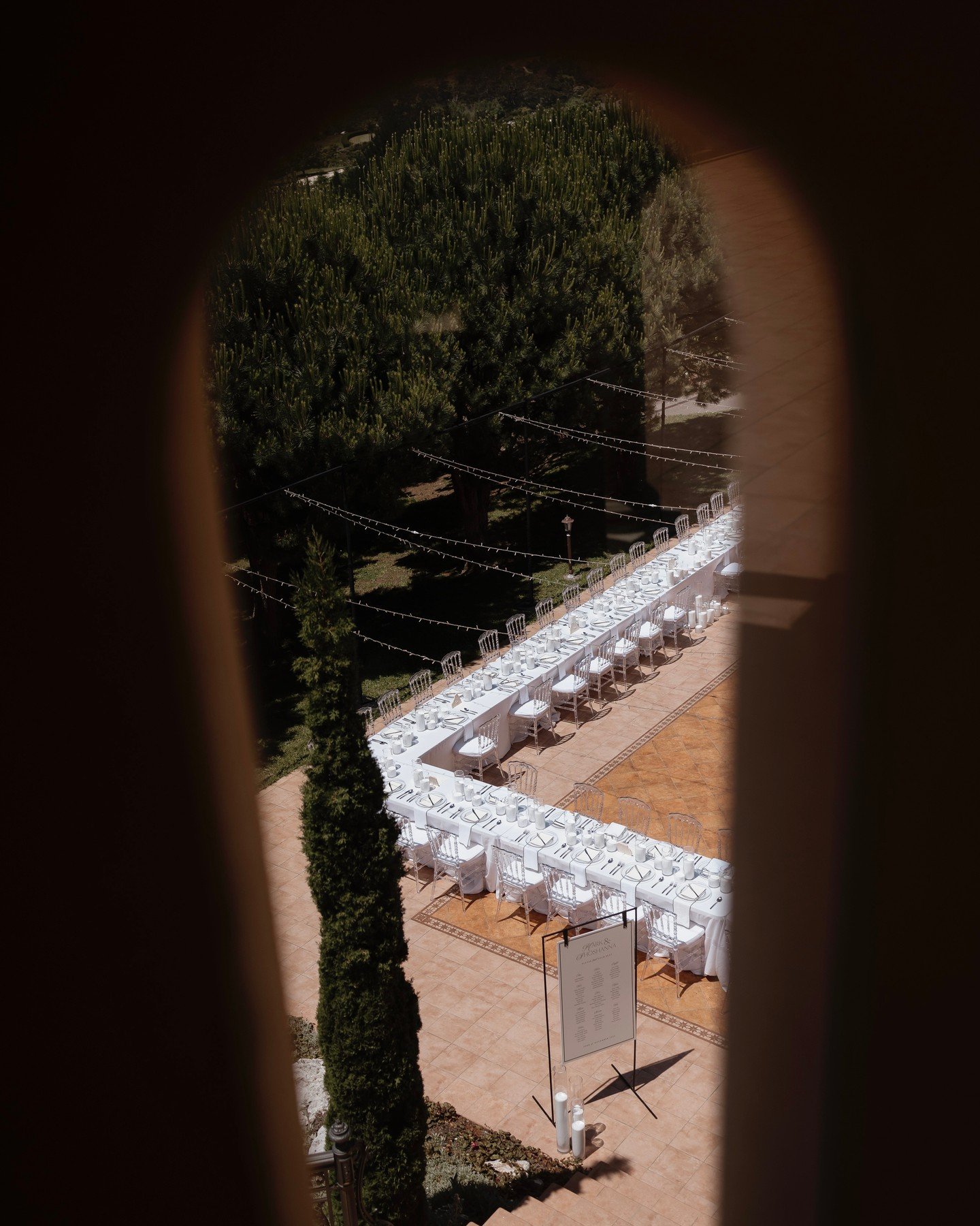 Shoshanna &amp; Mark, Lone Pine Estate, Auckland.⁠
⁠
@sho_siratska⁠
@marksiratski⁠
@lone_pine_estate⁠
@rubylou.floraldesign⁠
@penton.andco⁠
@lalumiere_nz�⁠
@wildly.madly.deeply�⁠
@willowlane_events�⁠
@champagnetowers_nz�⁠
@epicsaxguynz�⁠
@esther.illu
