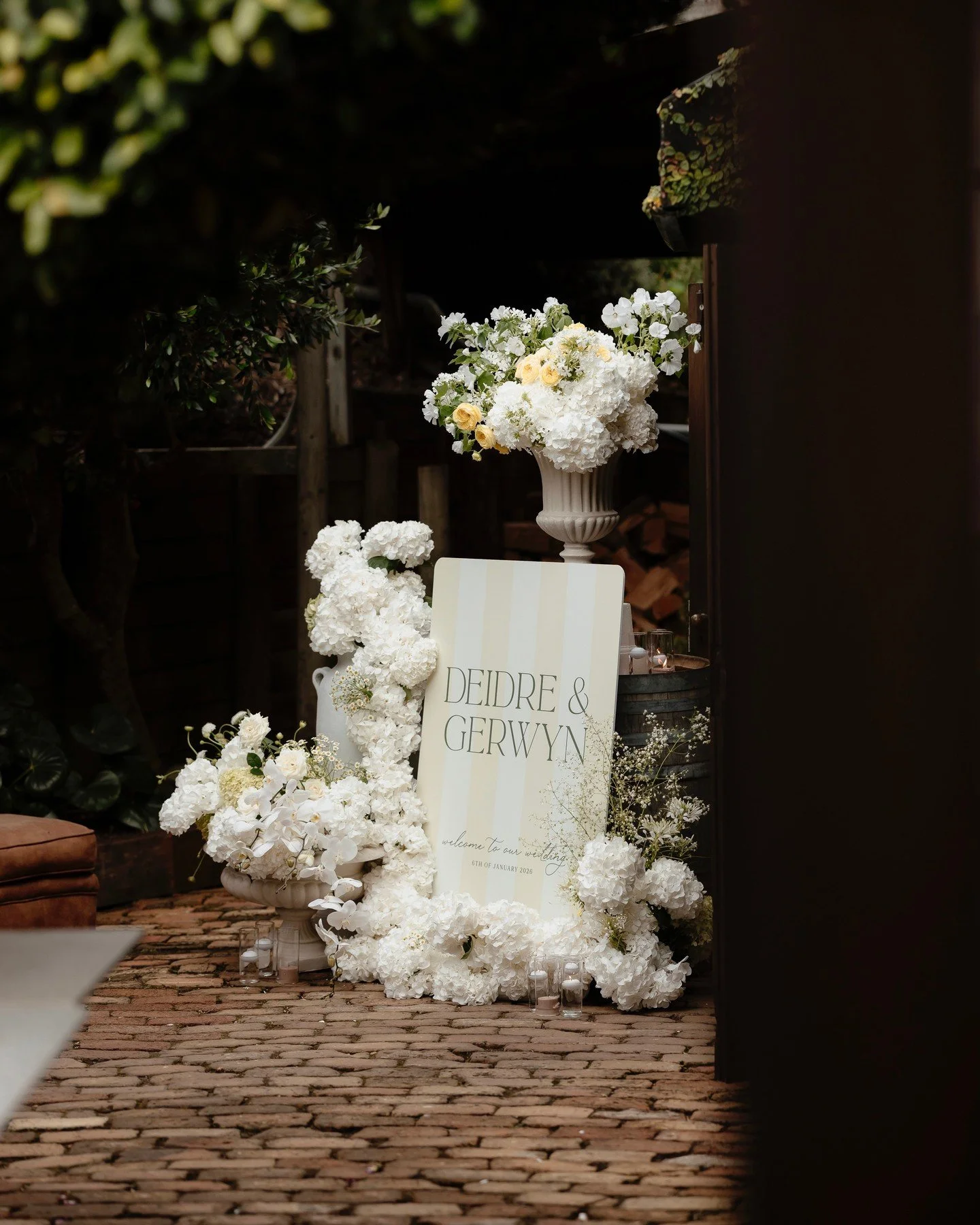 Deidre &amp; Gerwyn, Mudbrick Vineyard, Waiheke. ⁠
⁠
⁠
bride @gerwynsamuel | groom @deidrehempel | venue @mudbrick_nz @mudbrick_weddings | makeup @_alexandrasbrown @glambyemilyann | hair @amandaprestonbridal | dress @thebridaloutletnz | suit @cranebr