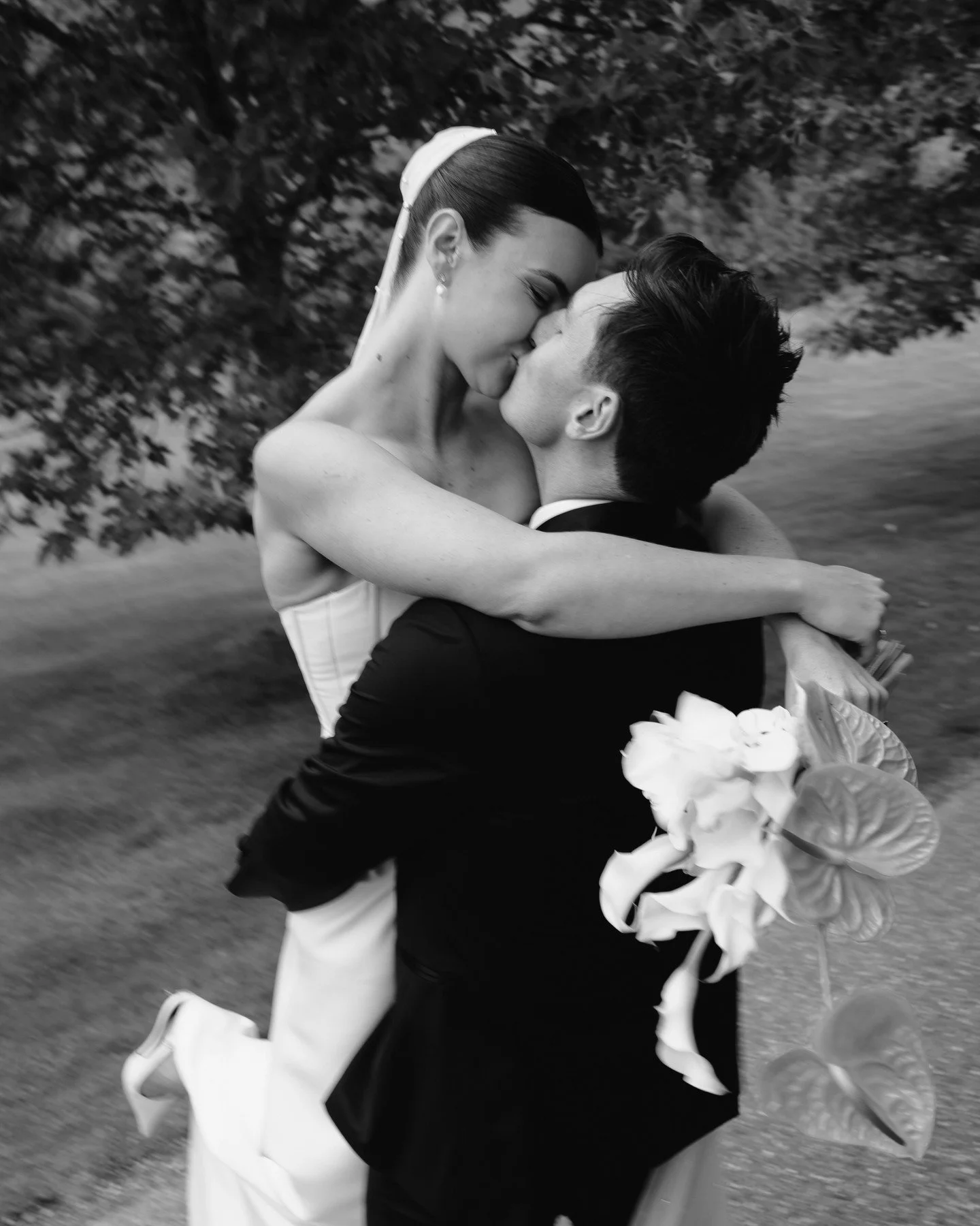 Annalise &amp; Liam, Winehouse, Queenstown. ⁠
⁠
bride @_akerr | groom @thomoliam | venue @winehousenz | makeup @livkingmakeup | hair @queenstownbridalhairandmakeup | dress @kwhbridal | suit @institchu | celebrant @marriedbyemily | bride shoes @versac