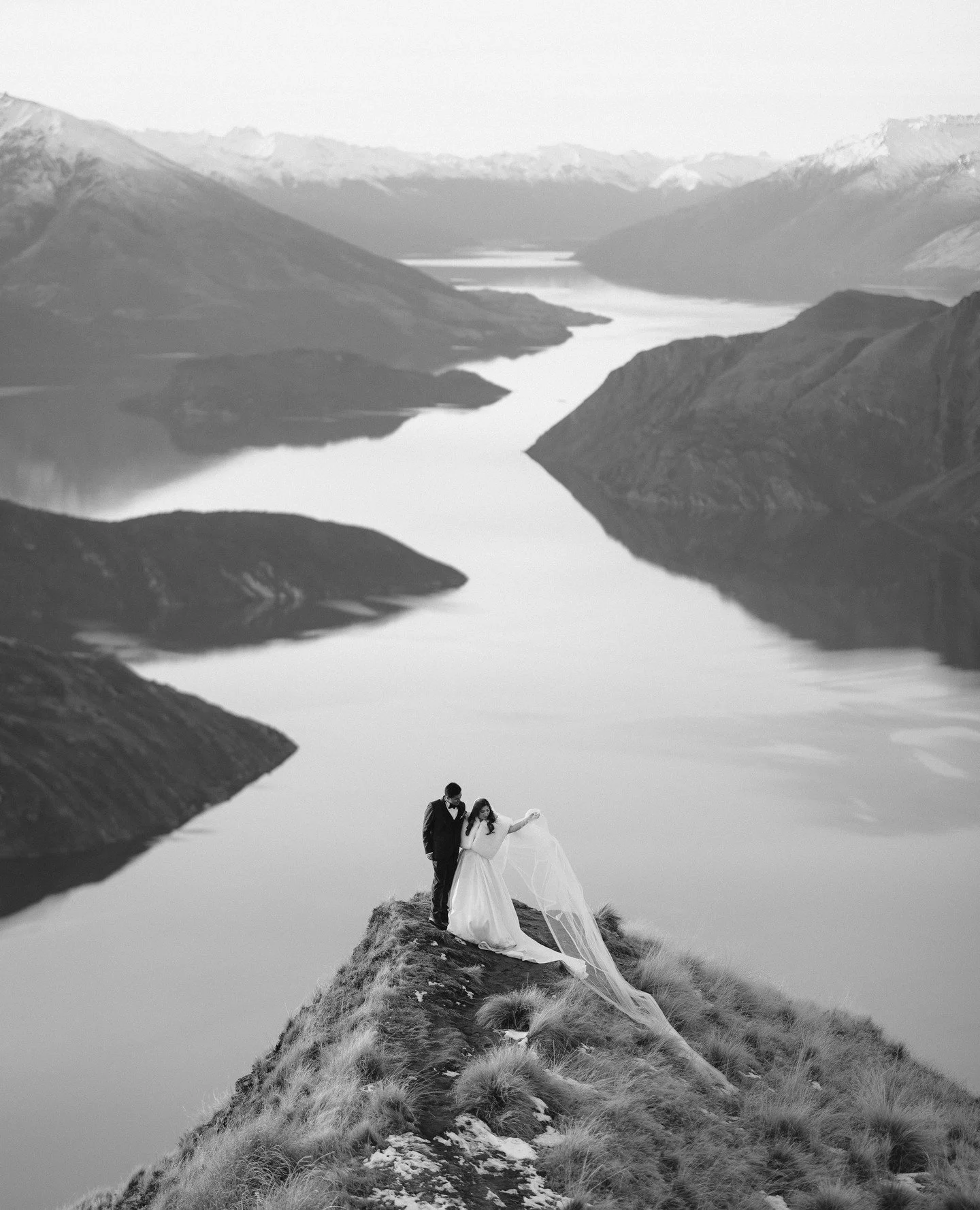 Liz &amp; Raymund, Rippon Hall, Queenstown.⁠
⁠
venue @ripponhall | makeup @livkingmakeup | hair @beautifulbridalhair | photo @hollowandco | planner @alexandrakatecreative | florals @thegreenroomflowerco | stationery @paperdarlingnz | celebrant @marri