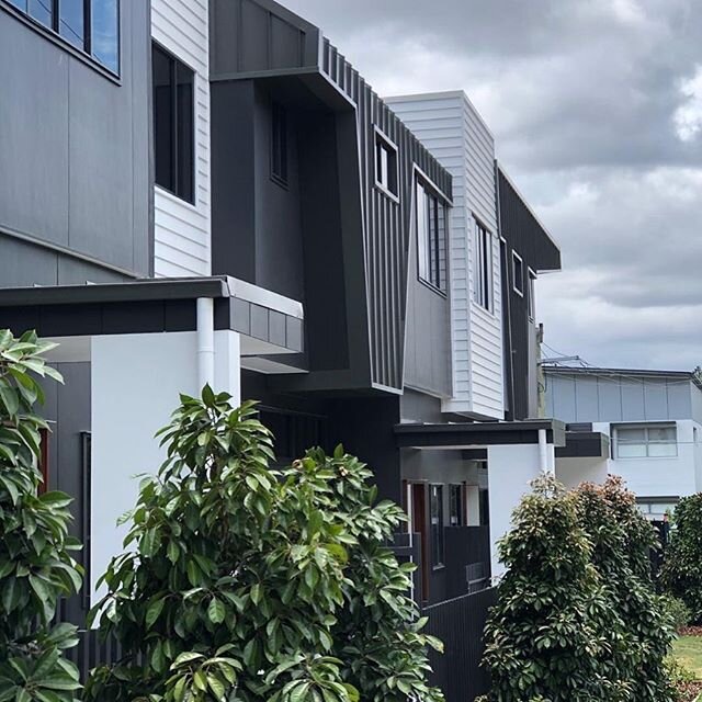Looking back at the Orchid Townhomes Taringa.

Completed in 2019 by
@goldenstatedevelopments