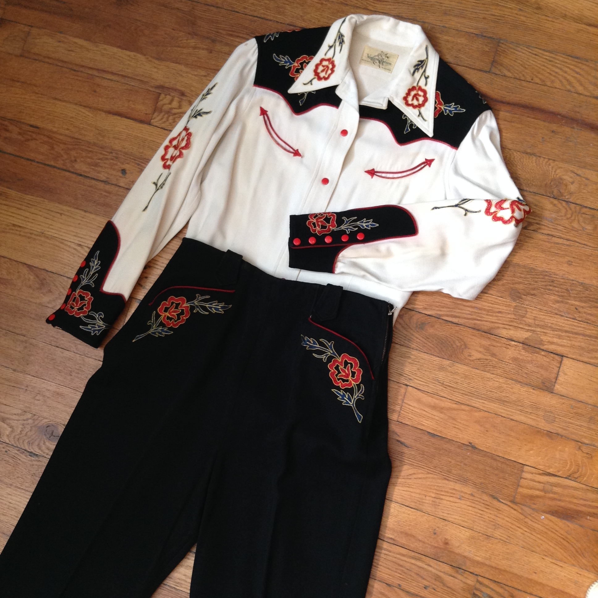 Vaquero Cowgirl Suit
