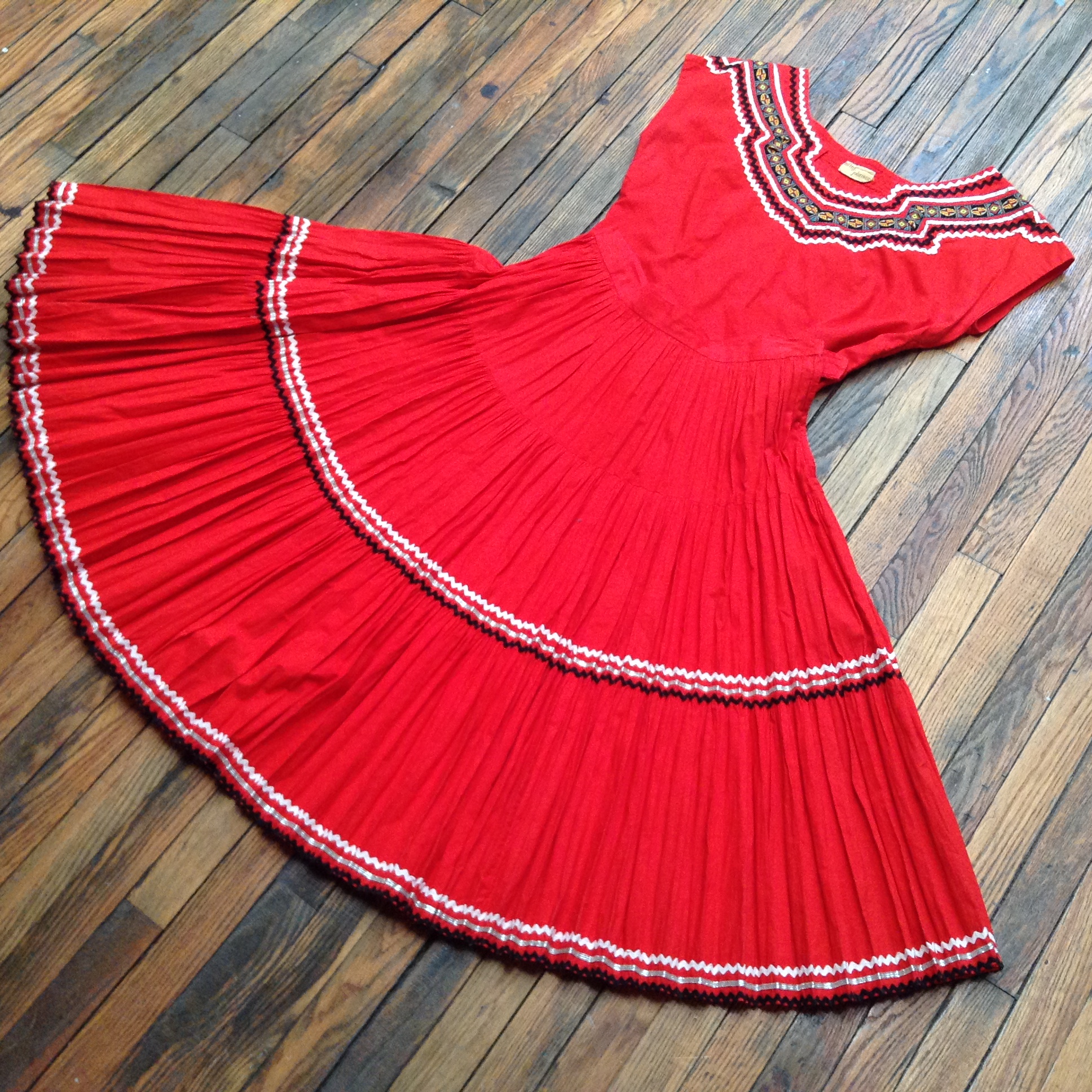 Aztec Red Fiesta Patio Set Skirt Top