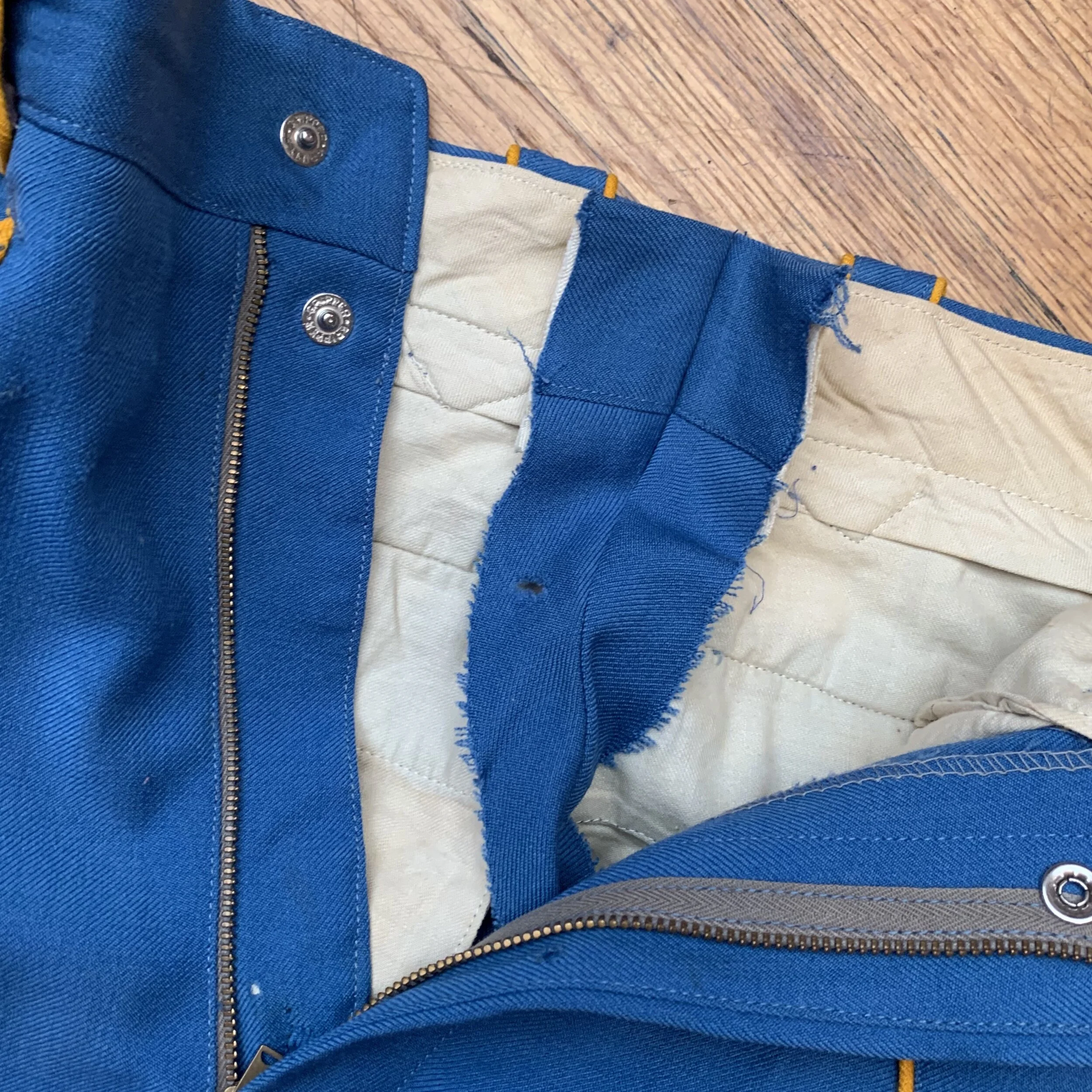 9FAA45C9-8AC6-41B4-9241-006D9D877E83