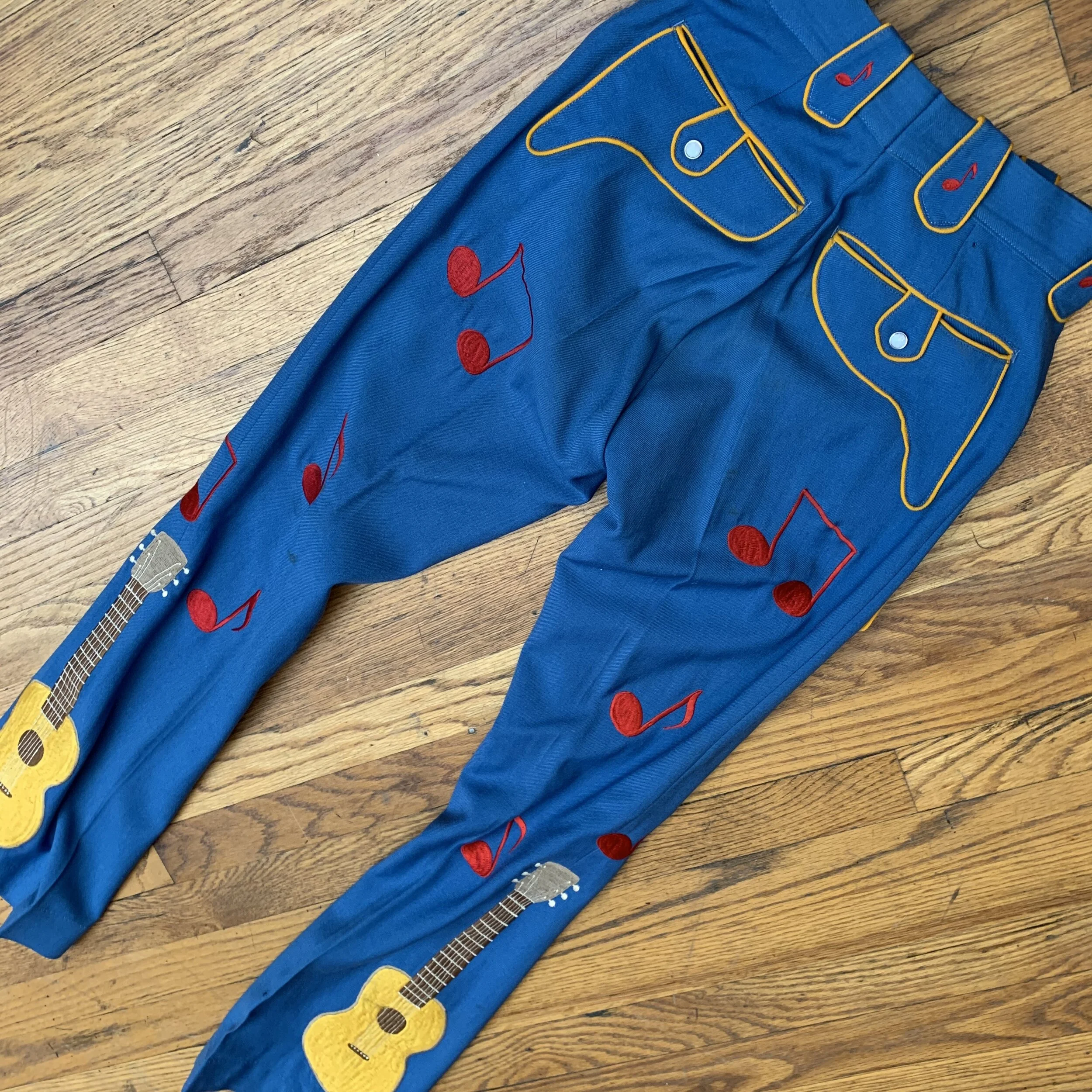 30F08D8E-0D44-422E-82EF-D09F703ACC5C