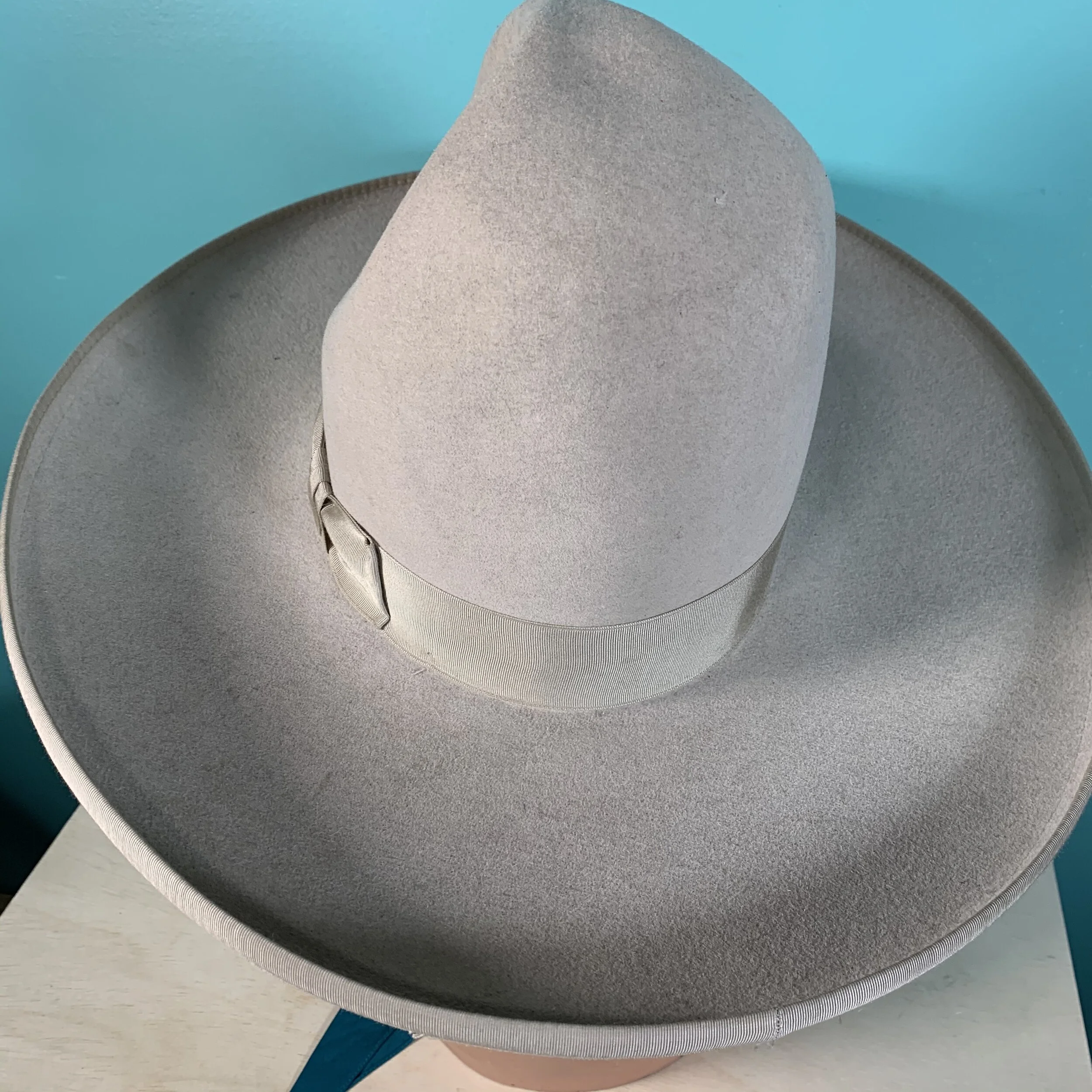 D0A17F06-1436-49ED-BE75-F800F0A2D4C9