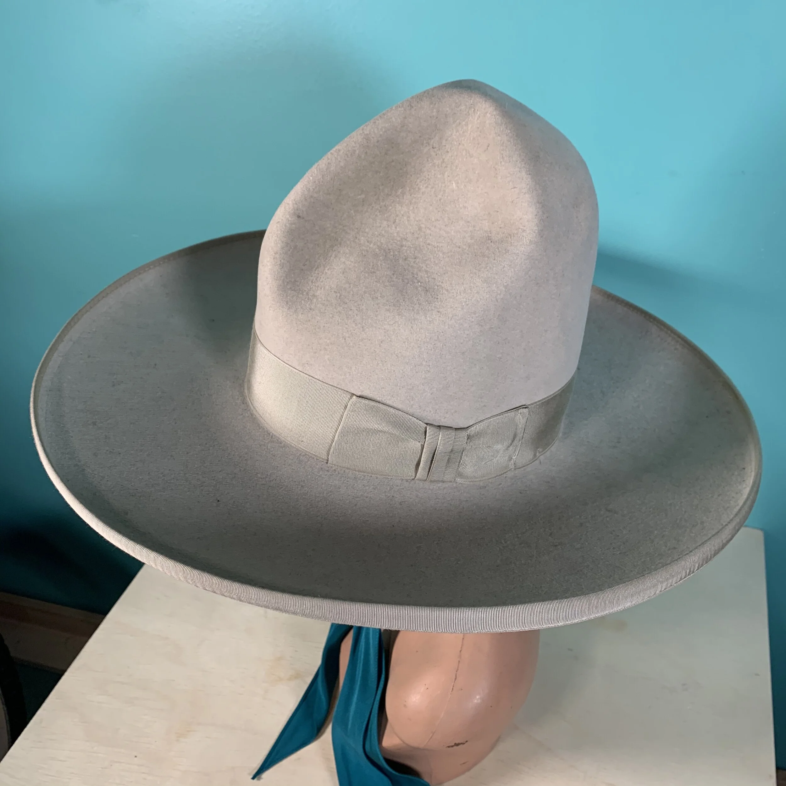 4B6FF75F-D0FE-4294-85A2-622F17A681E4