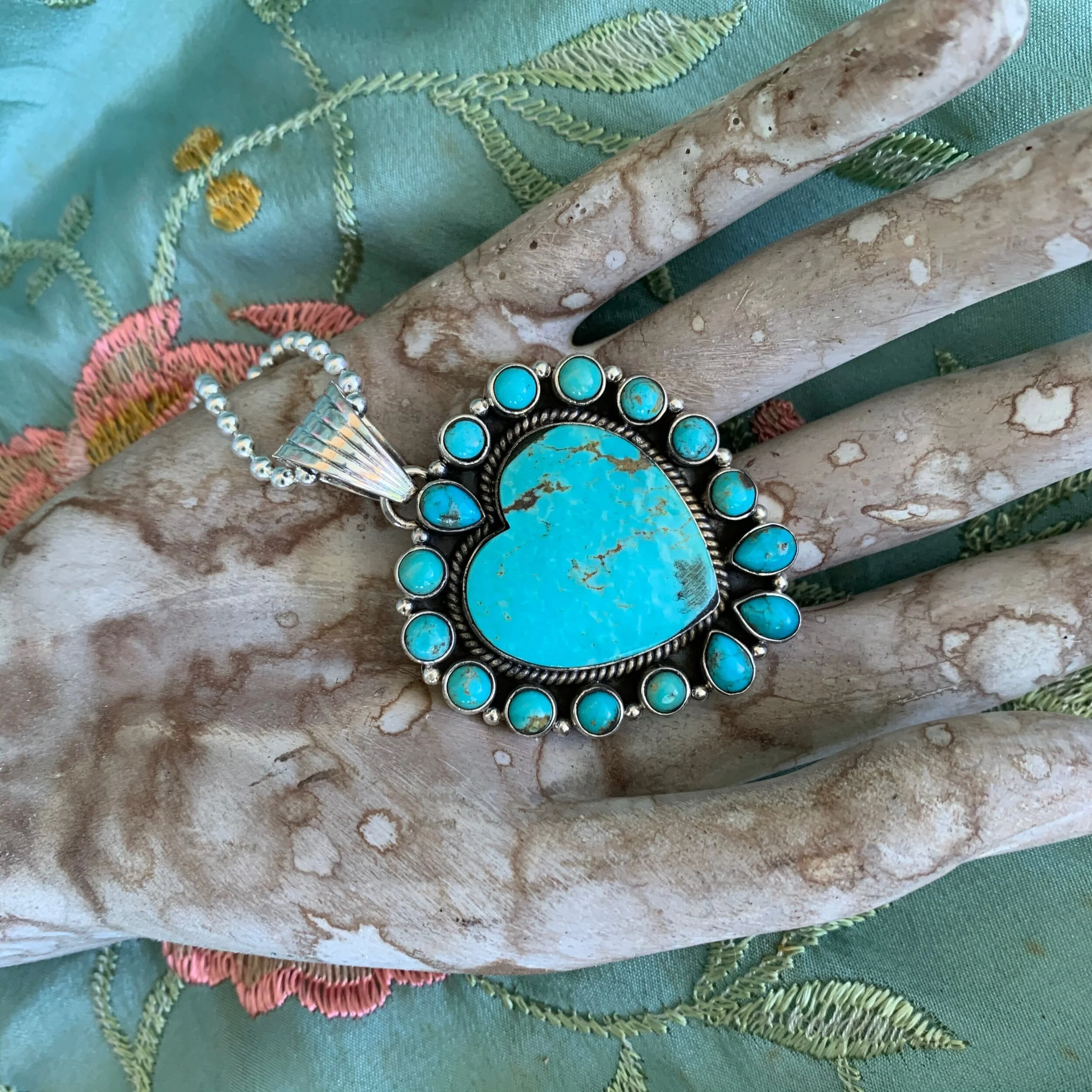 121FDCFC-B2A8-43FA-8DD3-662EFC29B528